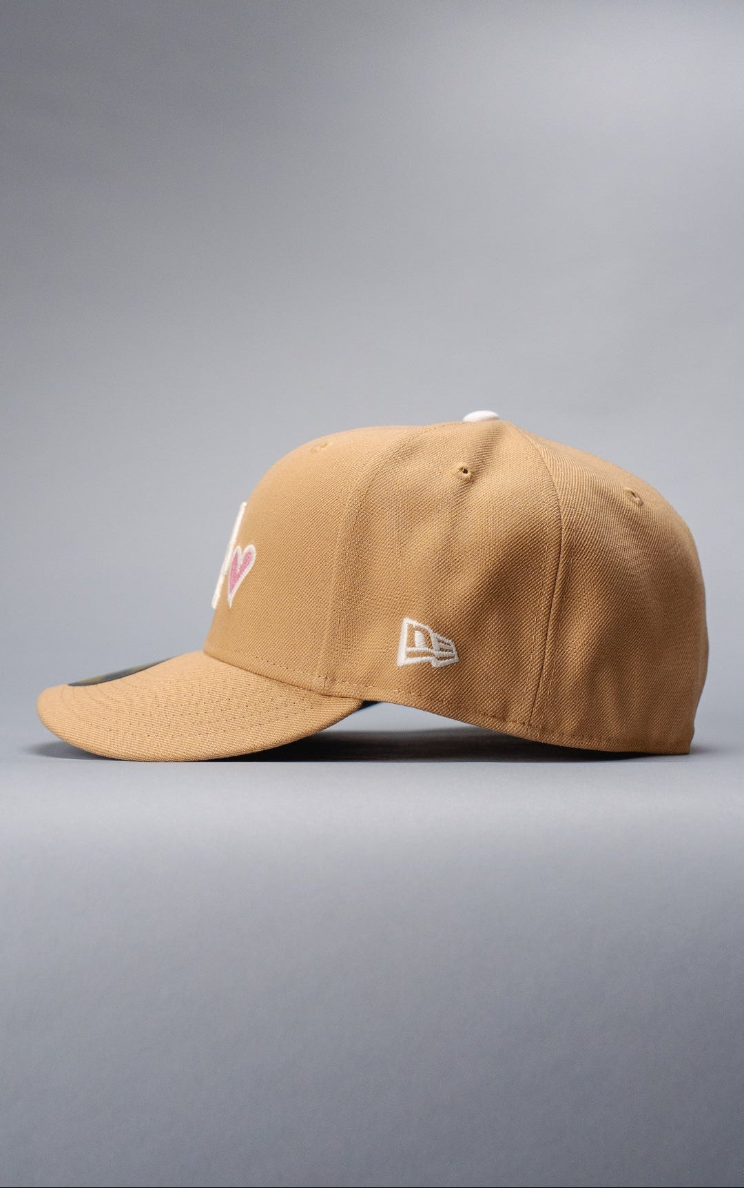 NEW ERA EXCLUSIVE 59FIFTY BEIGE LOS ANGELES DODGERS W/ HEART + 100TH ANNIVERSARY SIDE PATCH