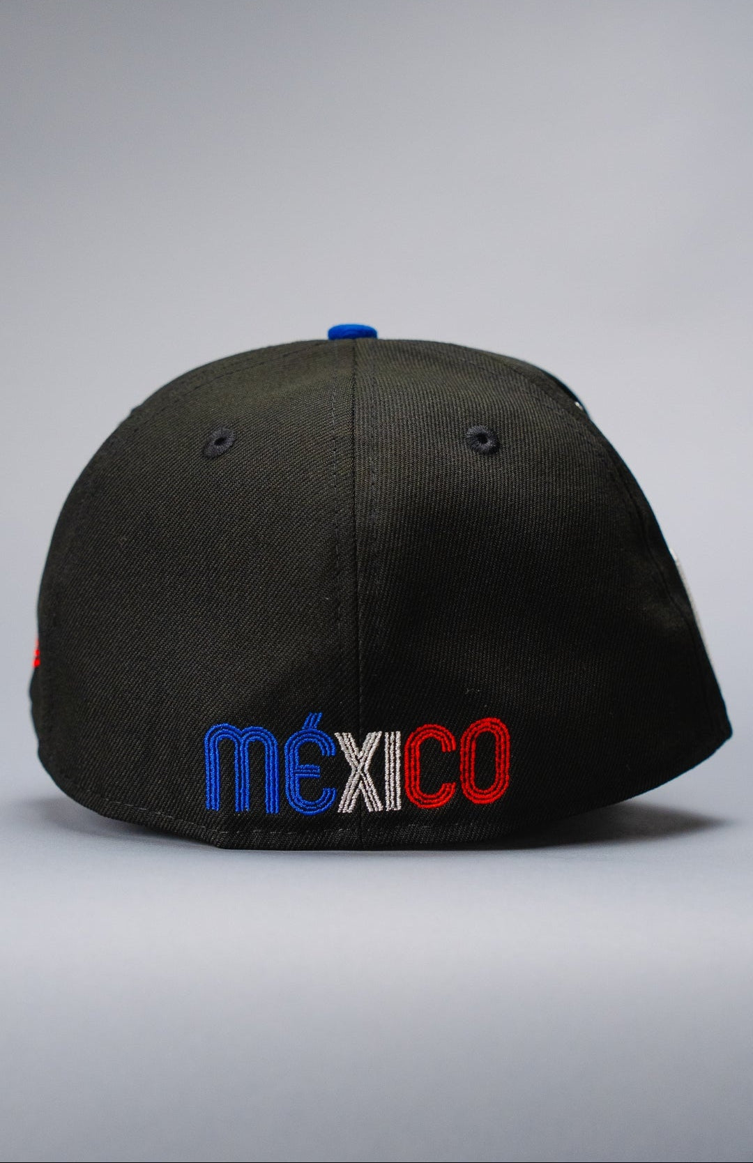 NEW ERA EXCLUSIVE 59FIFTY BLACK/BLUE MEXICO 2025 WORLD BASEBALL CLASSIC W/ MEXICO FLAG SIDE PATCH