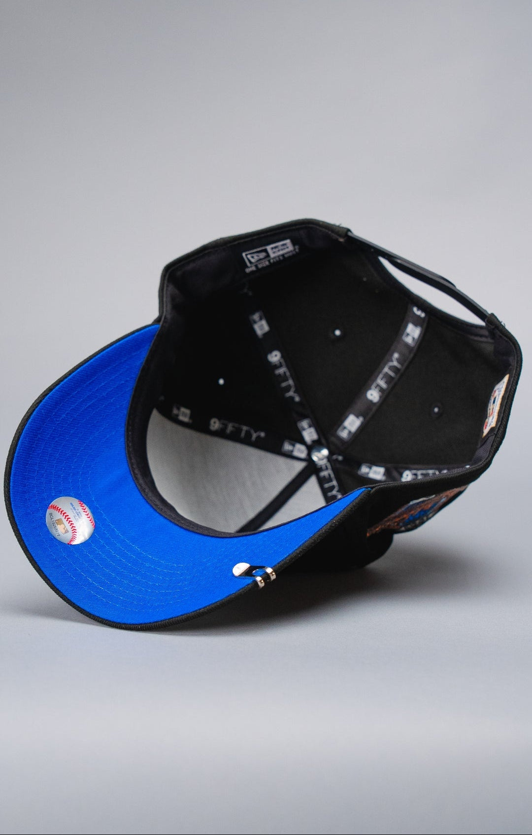 NEW ERA 9FIFTY A-FRAME BLACK PHILADELPHIA PHILLIES SNAPBACK W/ 1993 WORLD SERIES SIDE PATCH