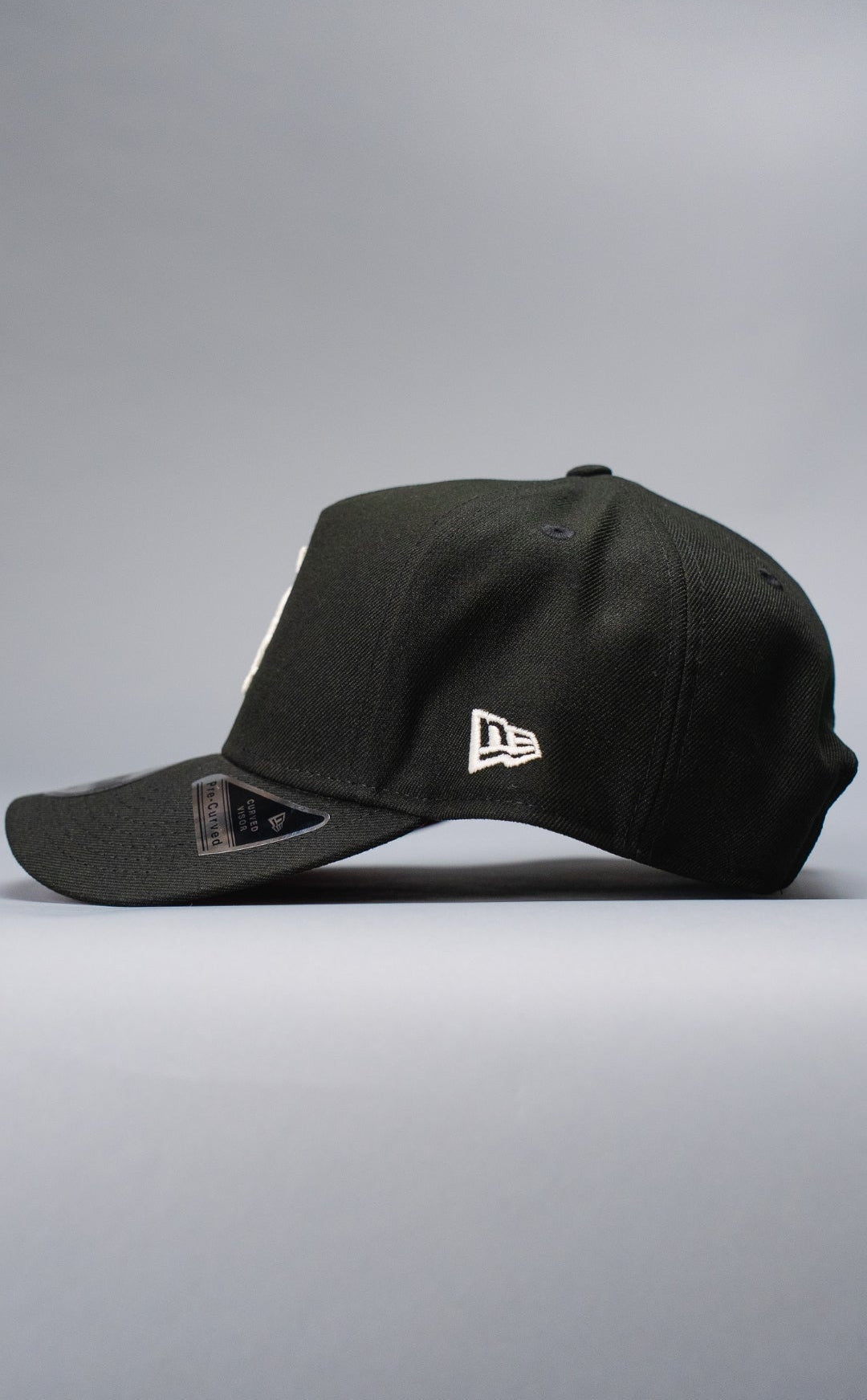 NEW ERA 9FIFTY A-FRAME BLACK CHICAGO WHITE SOX SNAPBACK W/ 95TH ANNIVERSARY SIDE PATCH