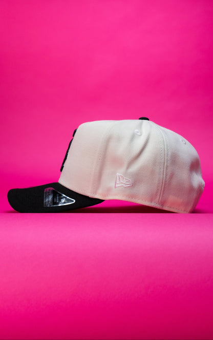 NEW ERA 9FIFTY A-FRAME CHROME/BLACK CHICAGO WHITE SOX SNAPBACK W/ COMISKEY PARK SIDE PATCH