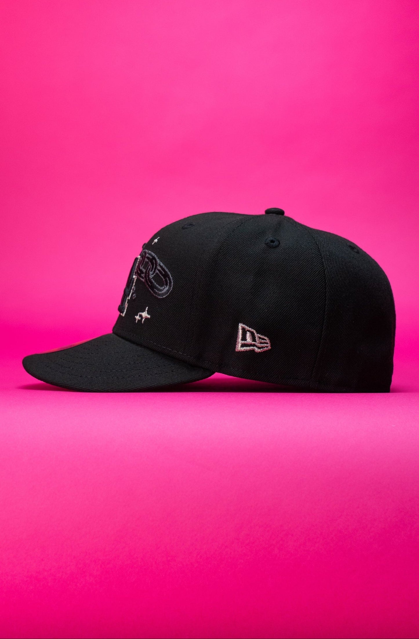 NEW ERA EXCLUSIVE 59FIFTY BLACK LOS ANGELES DODGERS W/ EMBROIDERY + 40TH ANNIVERSARY SIDE PATCH