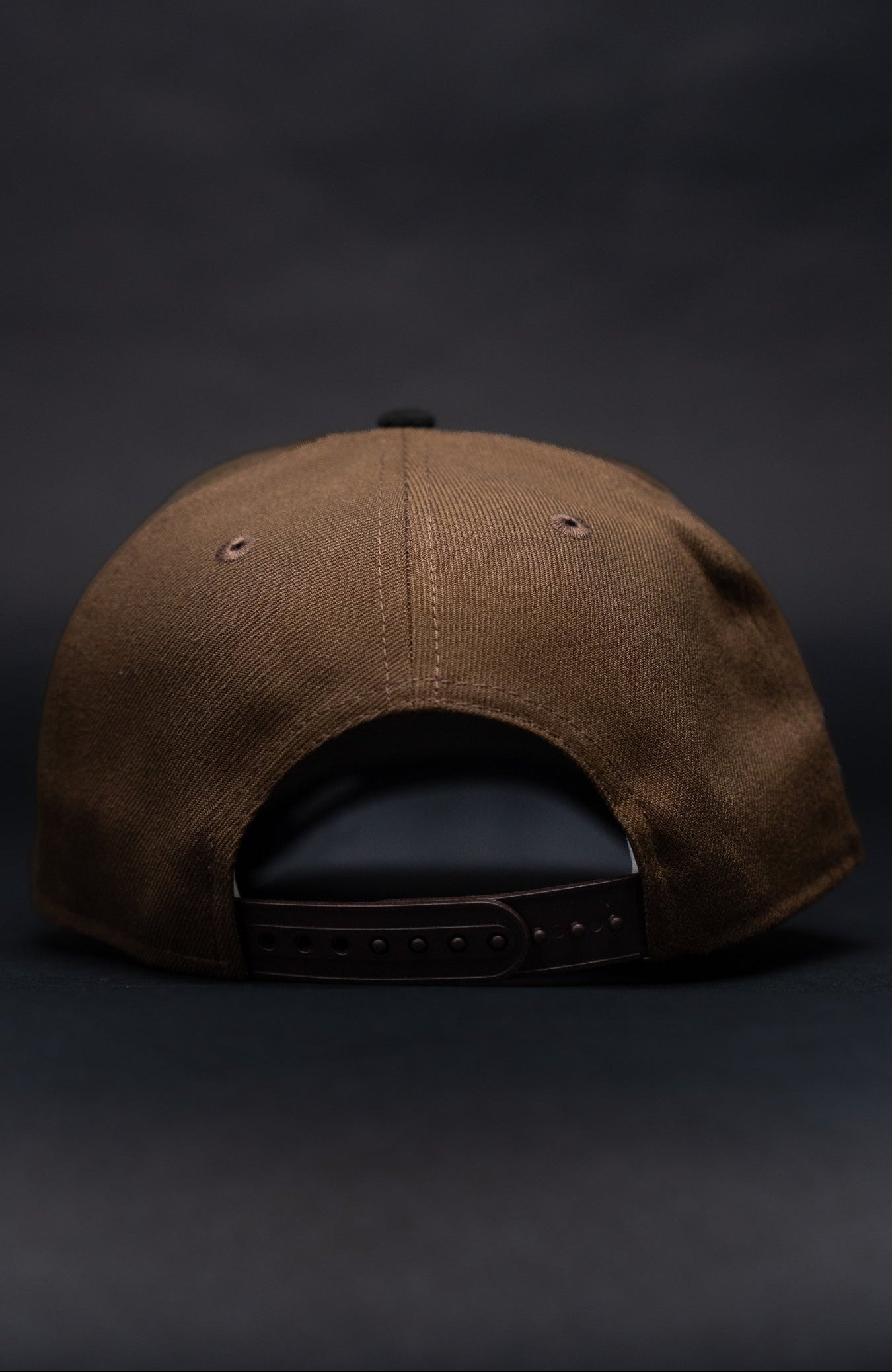 NEW ERA 9FIFTY A-FRAME BROWN/BLACK ATLANTA BRAVES SNAPBACK W/ 2017 INAUGURAL SEASON SIDE PATCH