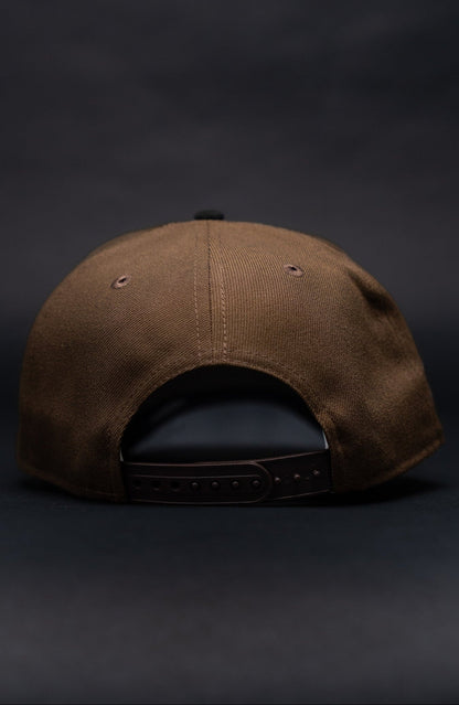 NEW ERA 9FIFTY A-FRAME BROWN/BLACK ATLANTA BRAVES SNAPBACK W/ 2017 INAUGURAL SEASON SIDE PATCH