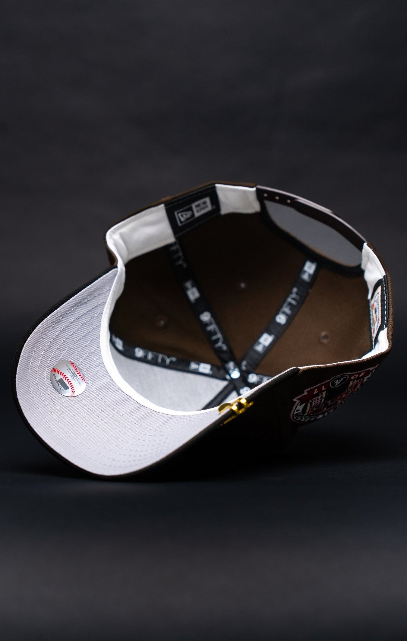 NEW ERA 9FIFTY A-FRAME BROWN/BLACK ATLANTA BRAVES SNAPBACK W/ 2017 INAUGURAL SEASON SIDE PATCH