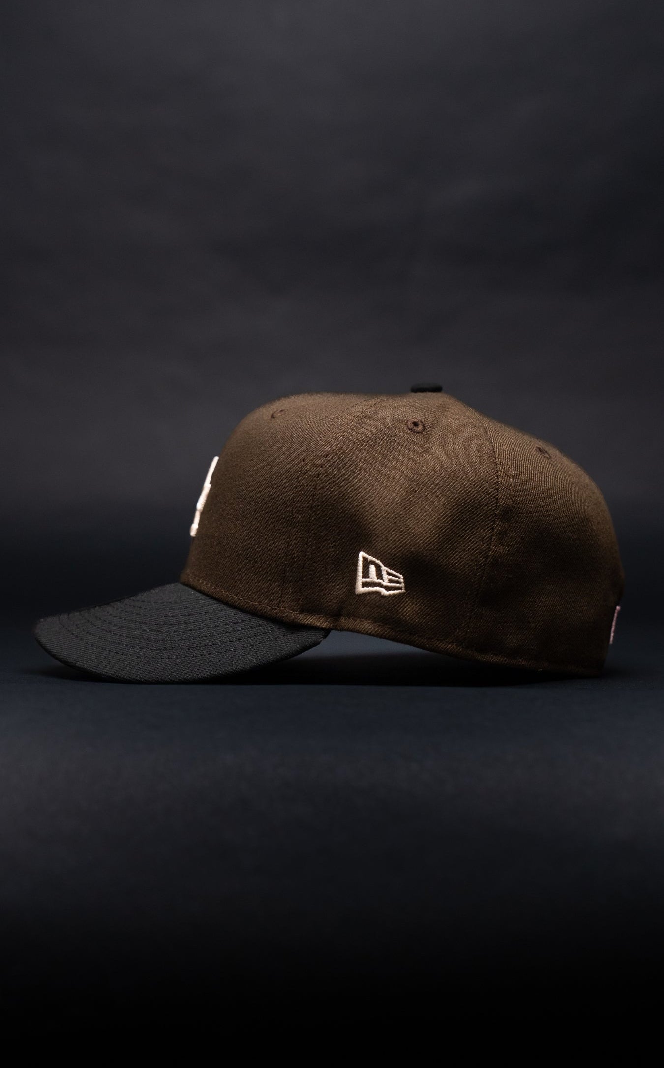 NEW ERA EXCLUSIVE 59FIFTY BROWN/BLACK LOS ANGELES DODGERS W/ 50TH ANNIVERSARY SIDE PATCH
