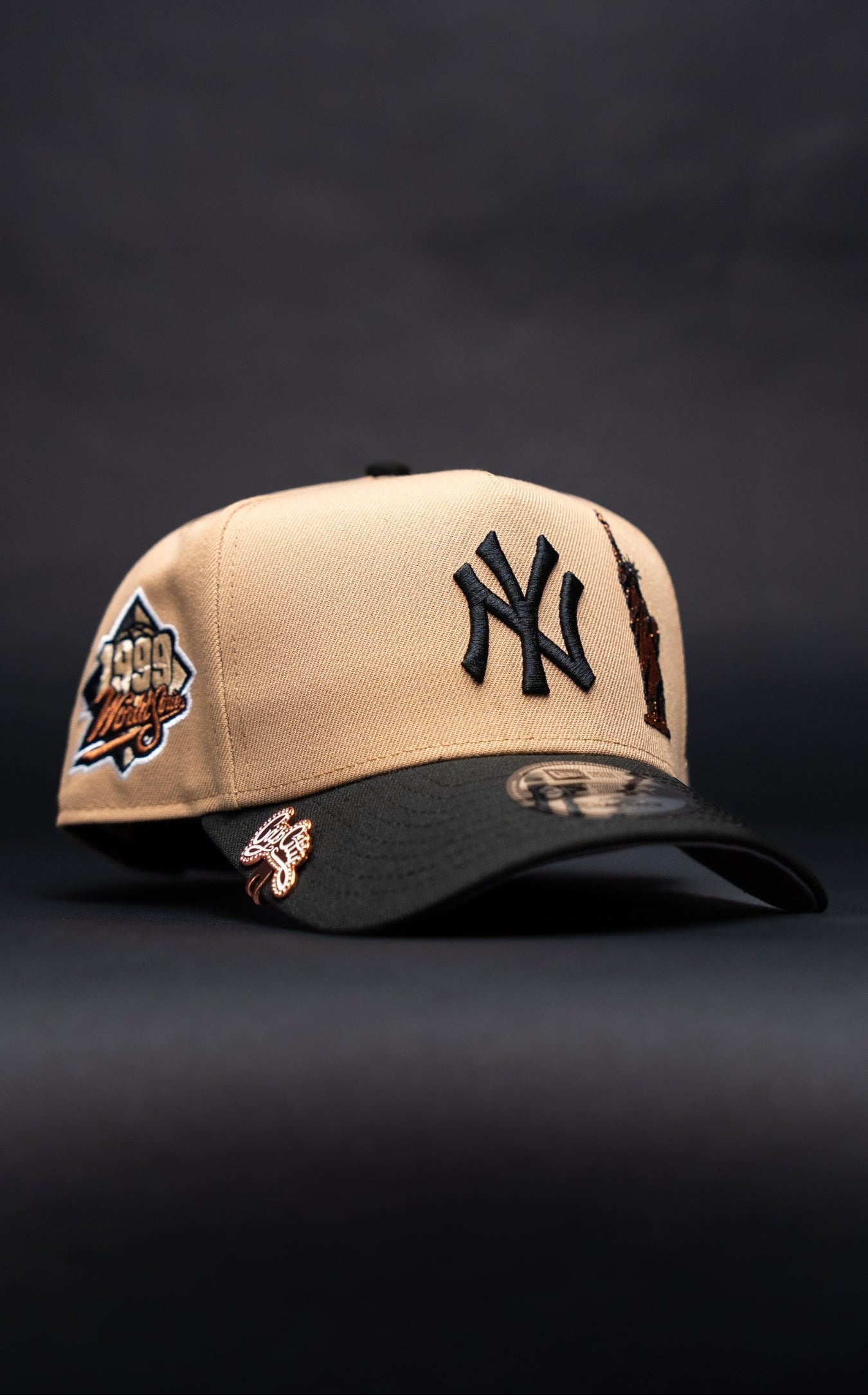 NEW ERA 9FIFTY A-FRAME CAMEL BROWN NEW YORK YANKEES SNAPBACK W/ LADY LIBERTY + 1999 WORLD SERIES SIDE PATCH