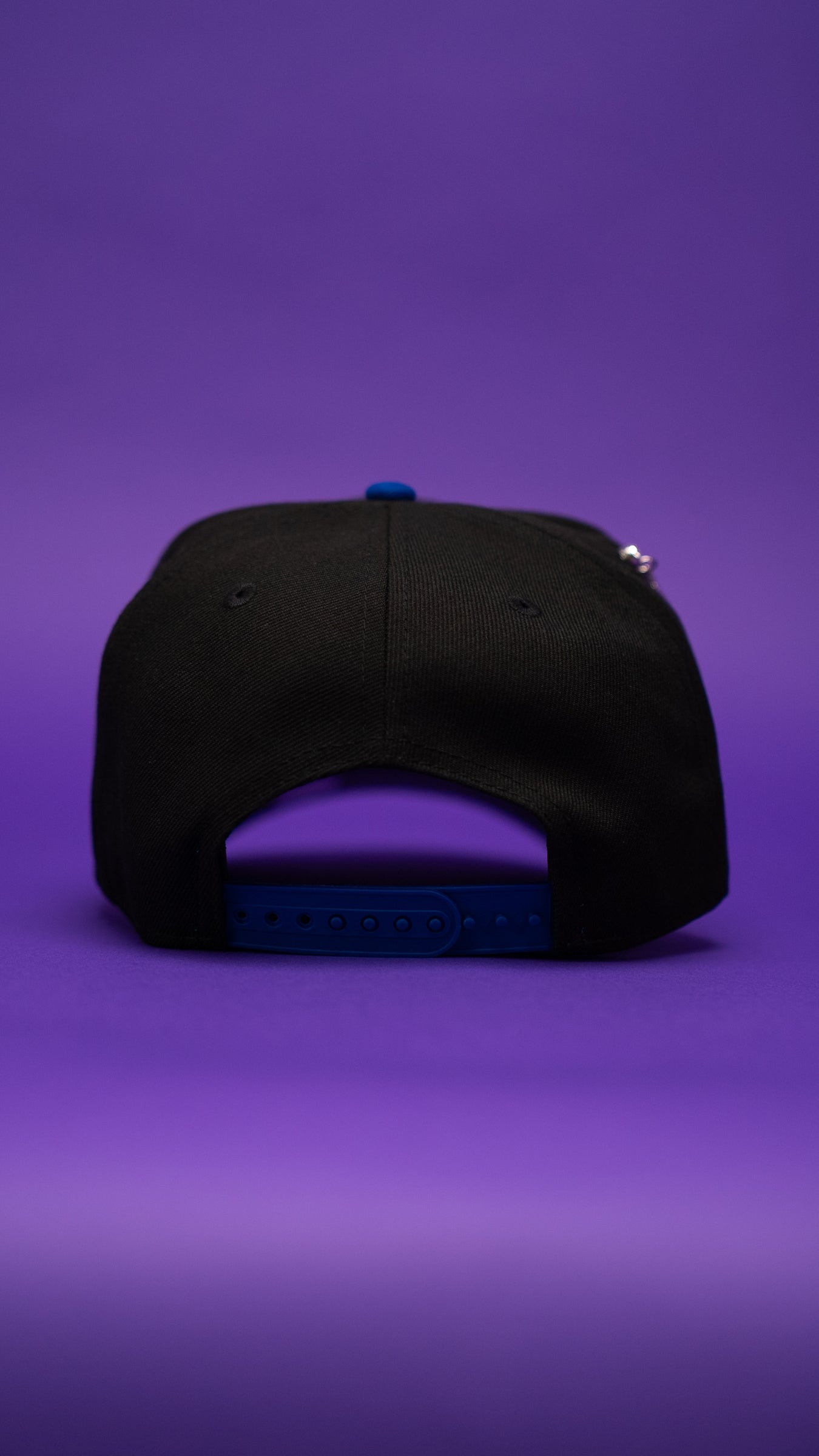 NEW ERA EXCLUSIVE 9FIFTY BLACK/BLUE BOSTON RED SOX SNAPBACK W/ 100TH ANNIVERSARY SIDE PATCH