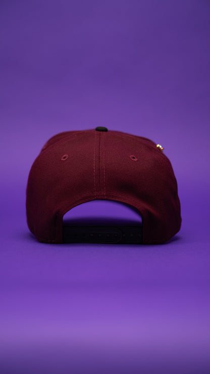 NEW ERA EXCLUSIVE 9FIFTY BURGUNDY/BLACK ATLANTA BRAVES SNAPBACK W/ 1999 WORLD SERIES SIDE PATCH