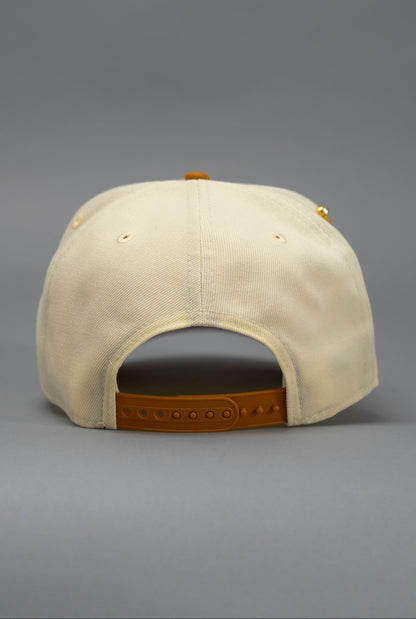 NEW ERA EXCLUSIVE 9FIFTY CHROME/KHAKI NEW YORK YANKEES SNAPBACK W/ 2009 INAUGURAL SEASON SIDE PATCH