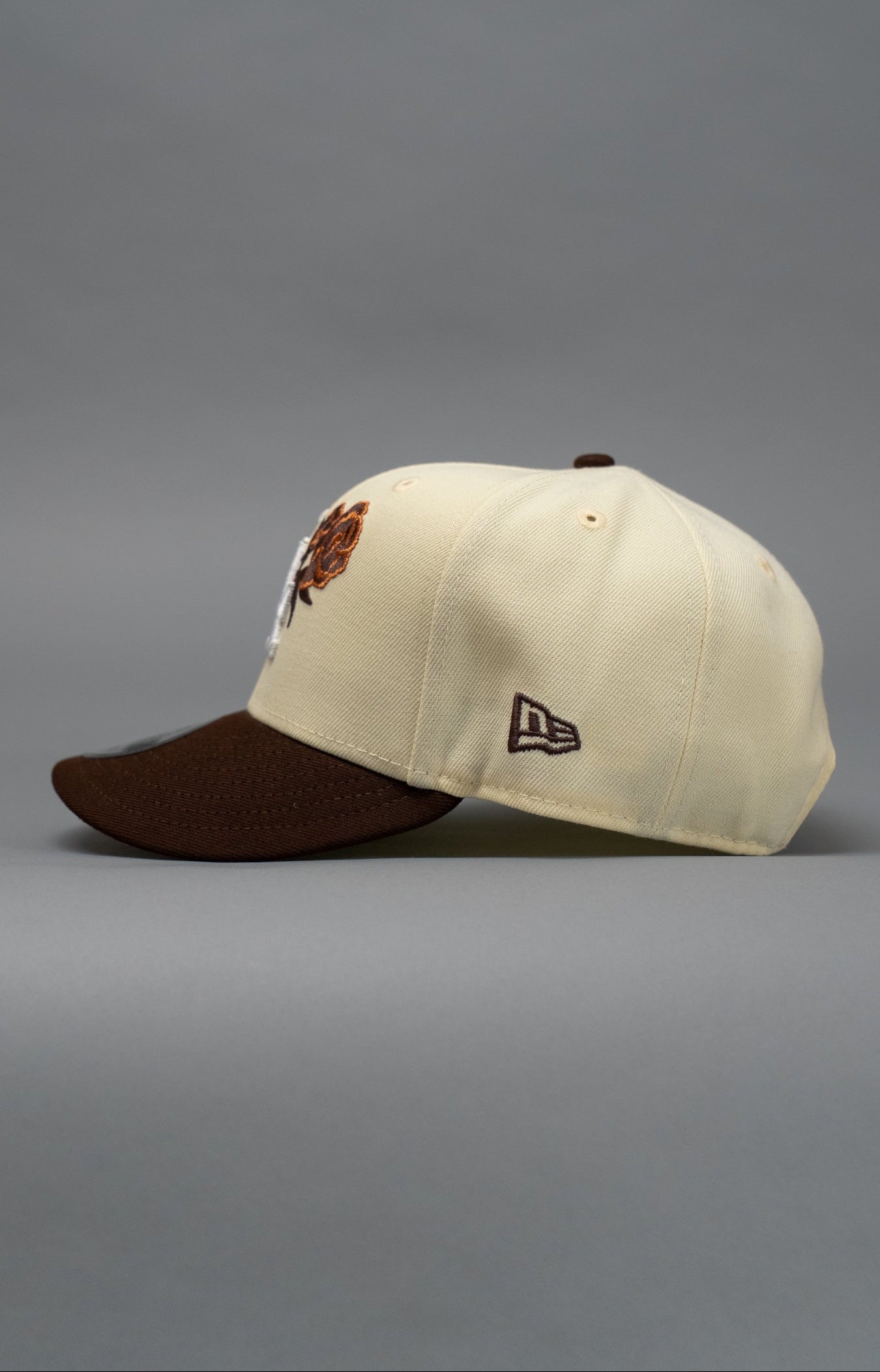 NEW ERA EXCLUSIVE 9FIFTY CHROME/BROWN LOS ANGELES DODGERS SNAPBACK W/ ROSE + 40TH ANNIVERSARY SIDE PATCH