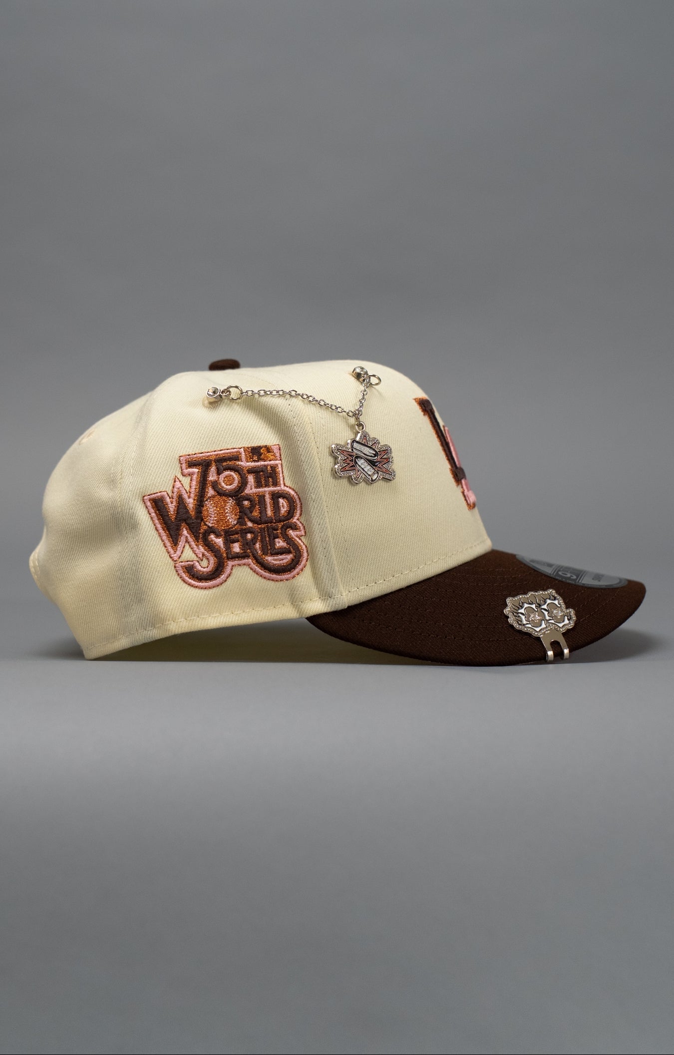NEW ERA EXCLUSIVE 9FIFTY CHROME/BROWN LOS ANGELES DODGERS SNAPBACK W/ 75TH WORLD SERIES SIDE PATCH
