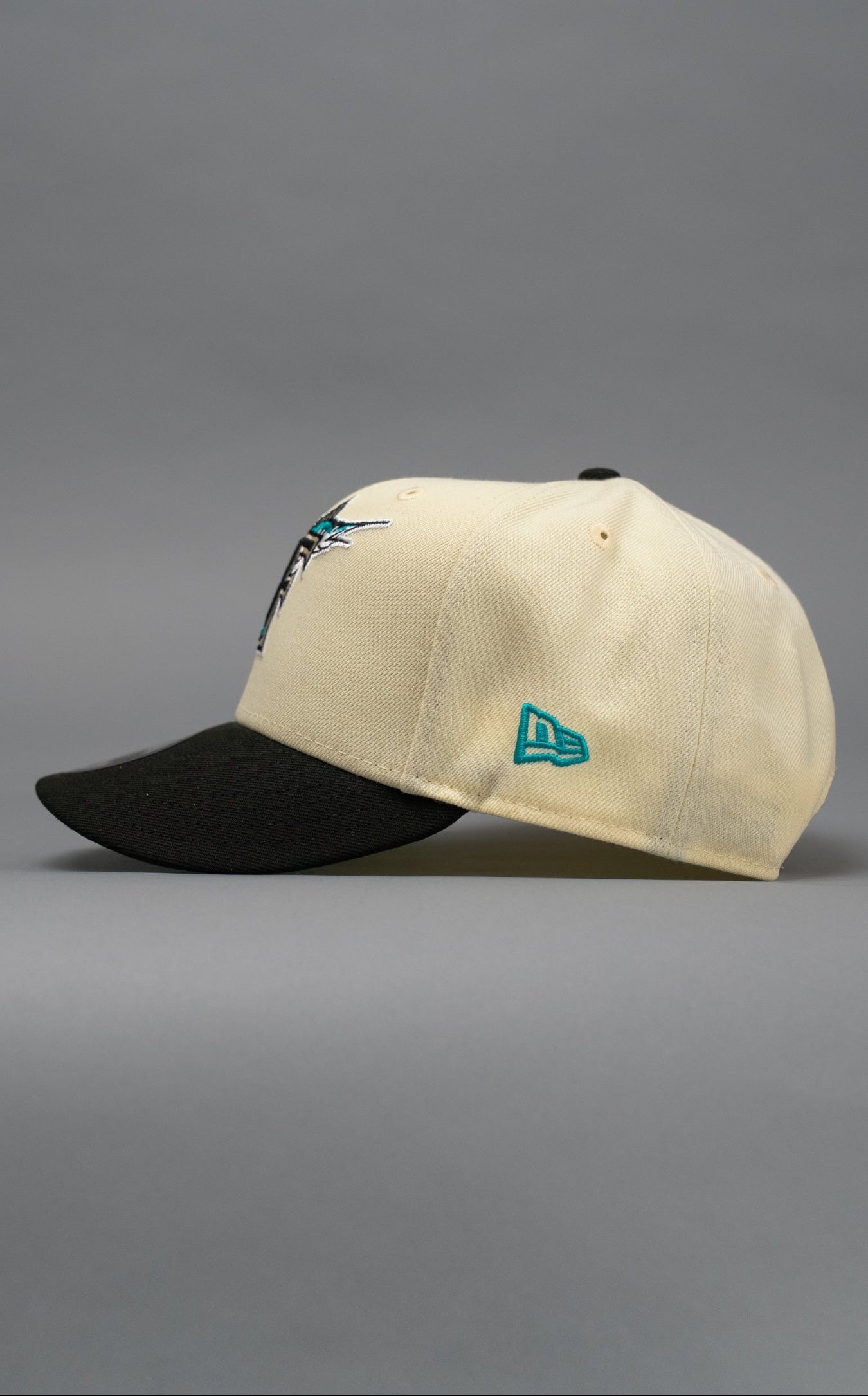 NEW ERA EXCLUSIVE 9FIFTY CHROME/BLACK MIAMI MARLINS SNAPBACK W/ 10TH ANNIVERSARY SIDE PATCH
