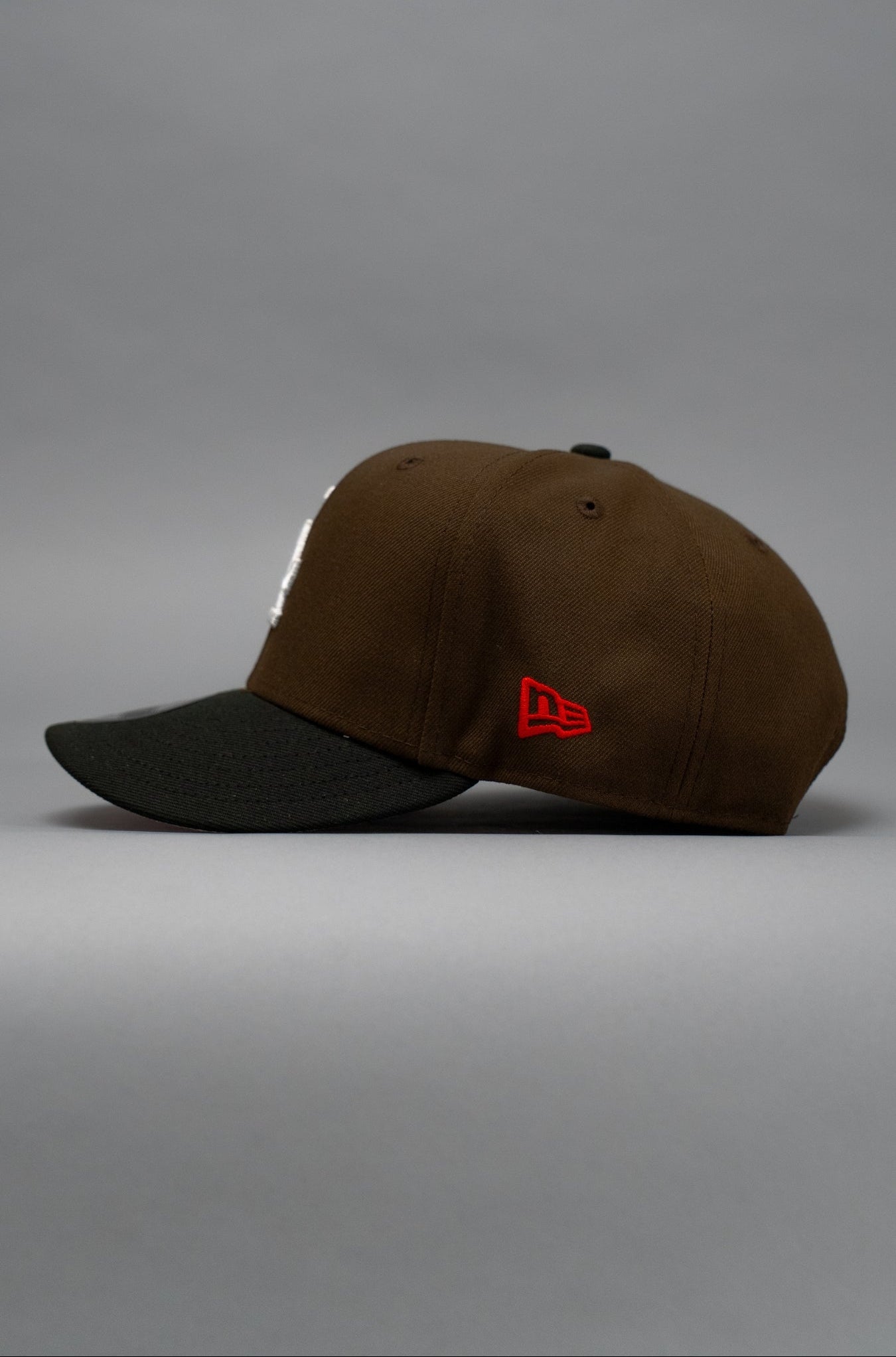 NEW ERA EXCLUSIVE 9FIFTY BROWN/BLACK LOS ANGELES DODGERS SNAPBACK W/ 50TH ANNIVERSARY SIDE PATCH
