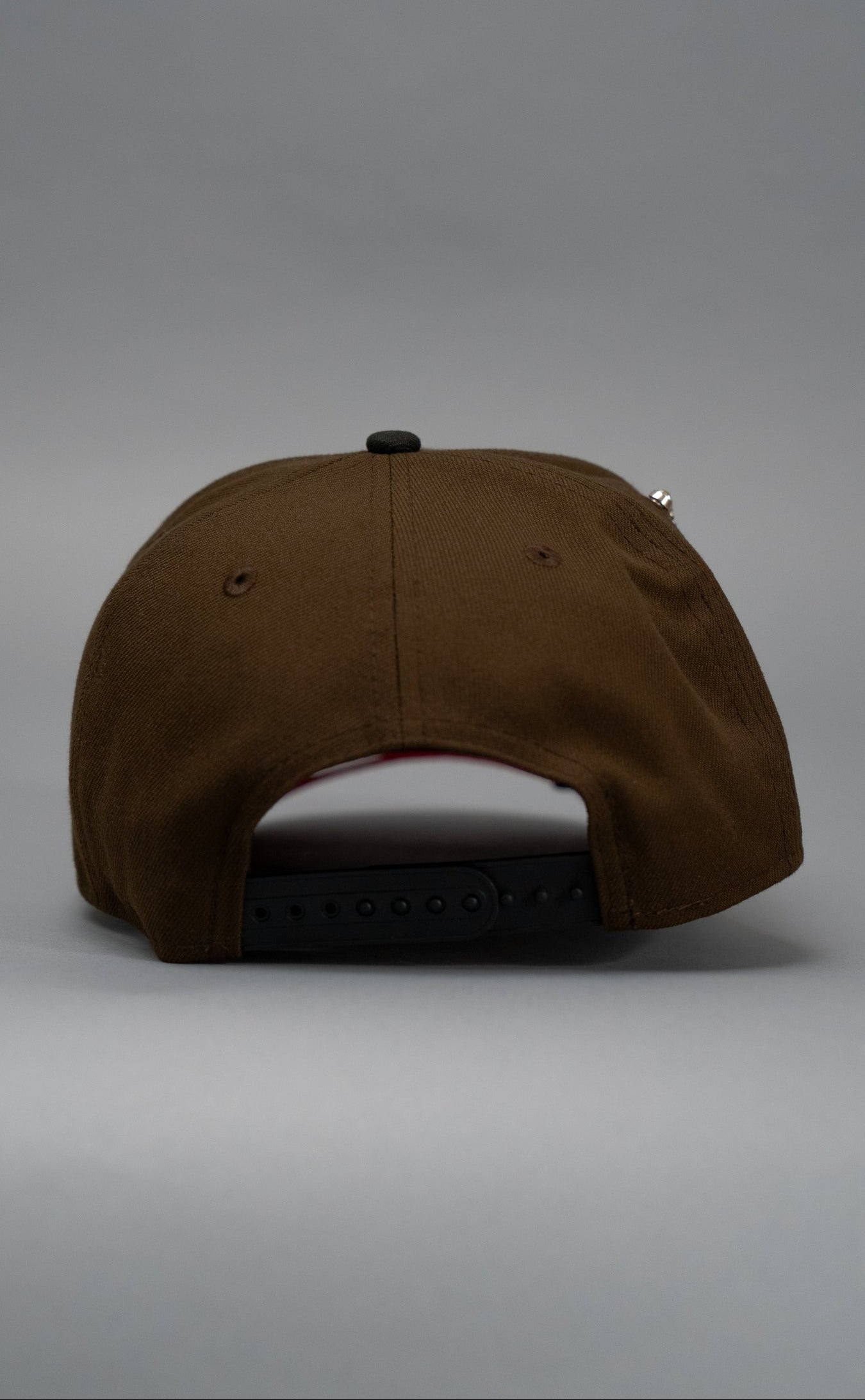 NEW ERA EXCLUSIVE 9FIFTY BROWN/BLACK CHICAGO WHITE SOX SNAPBACK W/ 95TH ANNIVERSARY SIDE PATCH