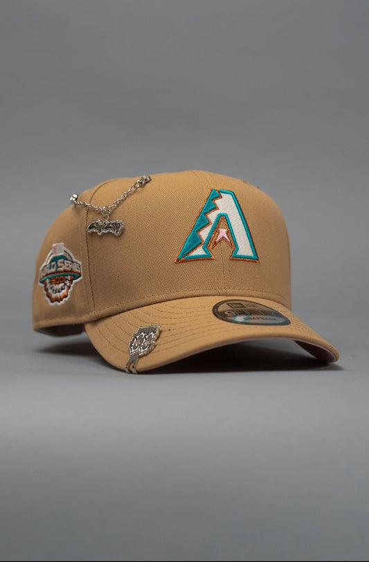 NEW ERA EXCLUSIVE 9FIFTY BEIGE ARIZONA DIAMONDBACKS SNAPBACK W/ 2001 WORLD SERIES SIDE PATCH
