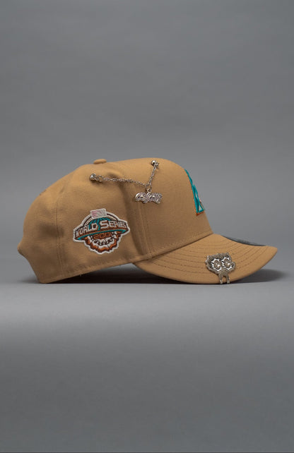 NEW ERA EXCLUSIVE 9FIFTY BEIGE ARIZONA DIAMONDBACKS SNAPBACK W/ 2001 WORLD SERIES SIDE PATCH