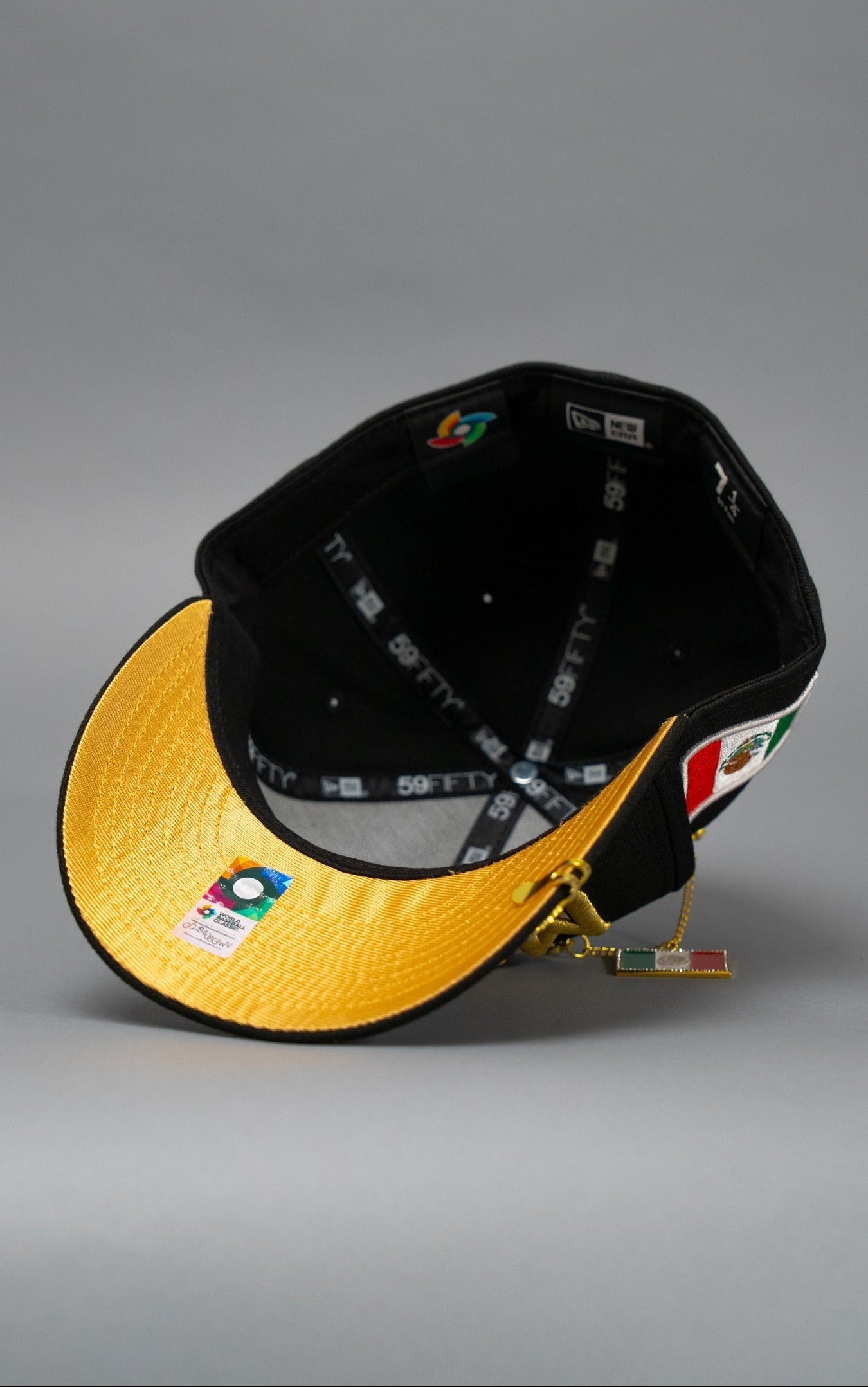 NEW ERA EXCLUSIVE 59FIFTY BLACK 2025 WBC MEXICO SCRIPT W/ MEXICO FLAG SIDE PATCH