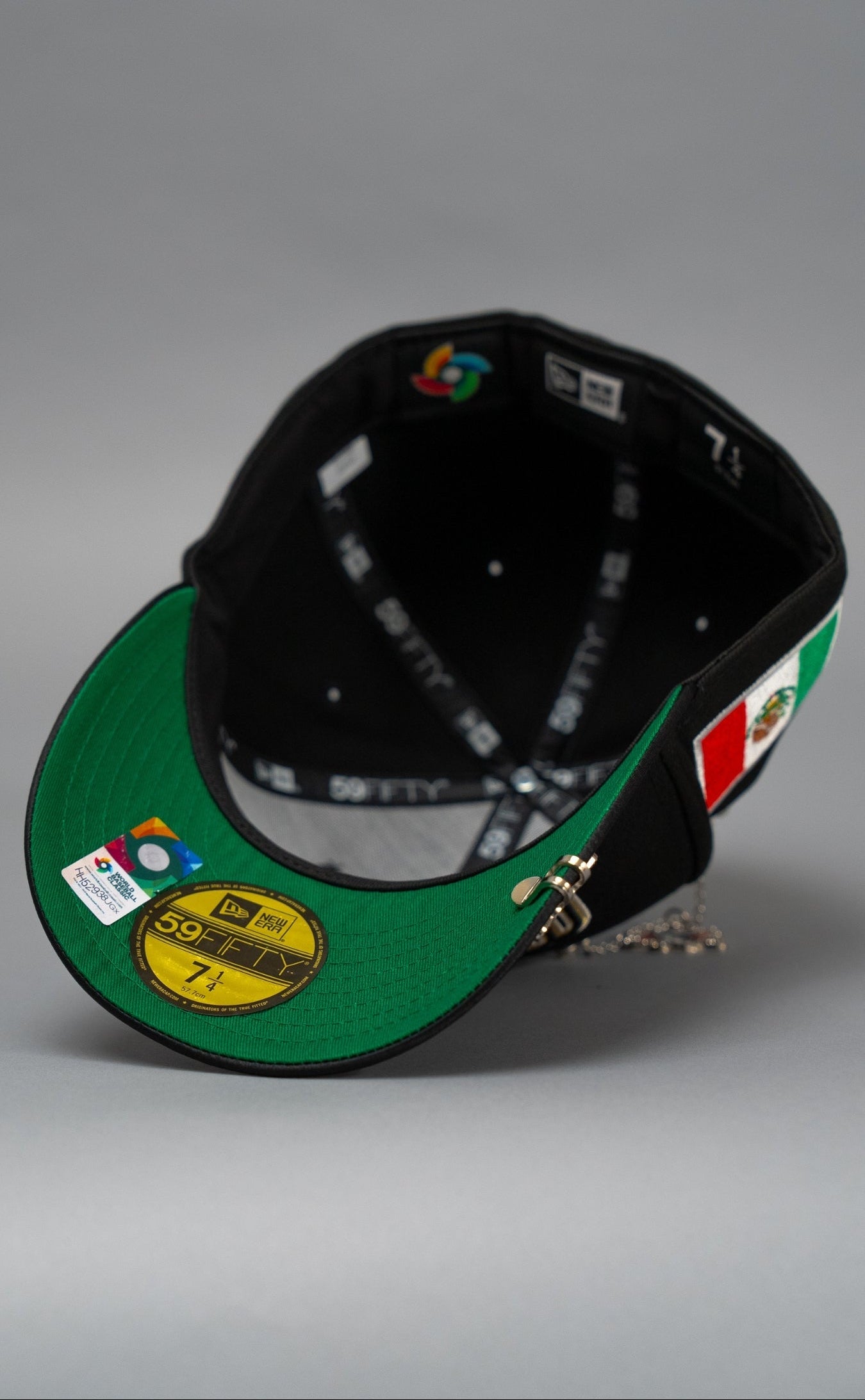 NEW ERA EXCLUSIVE 59FIFTY BLACK/SATIN MEXICO 2025 WORLD BASEBALL CLASSIC W/ MEXICO FLAG SIDE PATCH
