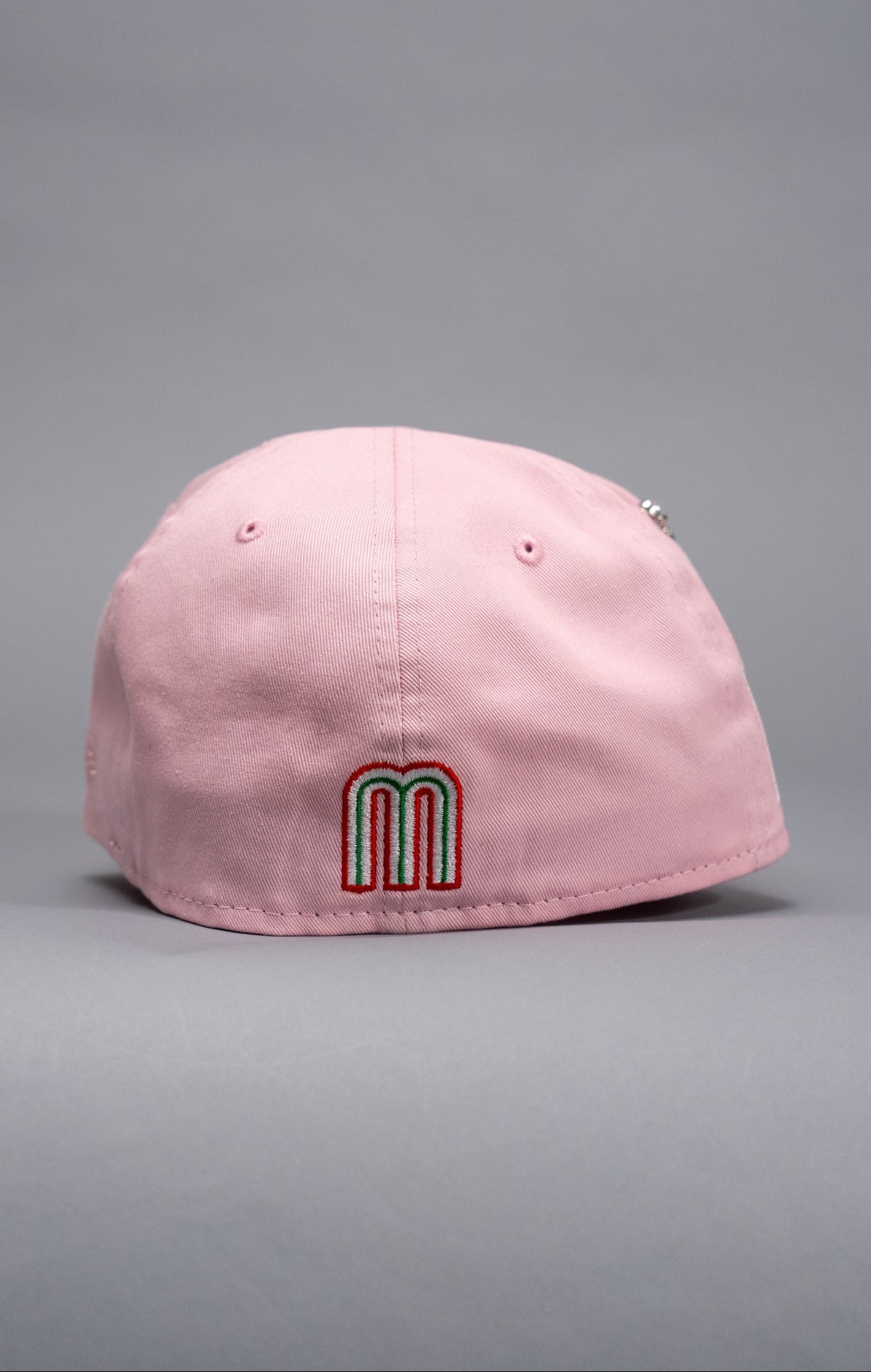 NEW ERA EXCLUSIVE 59FIFTY PINK MEXICO 2025 WORLD BASEBALL CLASSIC W/ RED ROSE + MEXICO FLAG SIDE PATCH