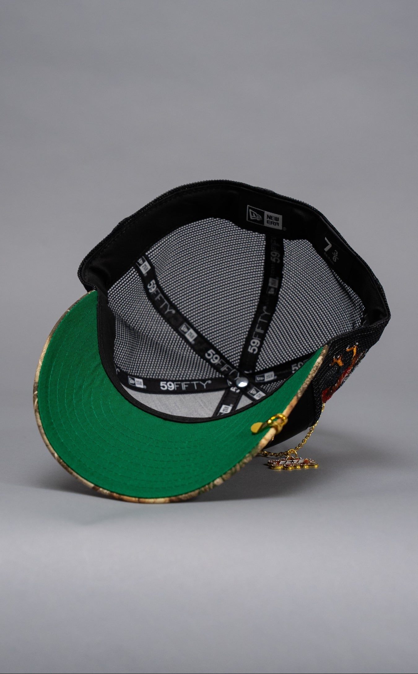 NEW ERA EXCLUSIVE 59FIFTY SATIN/REALTREE 2025 WBC MEXICO SCRIPT W/ EL GALLO SIDE PATCH