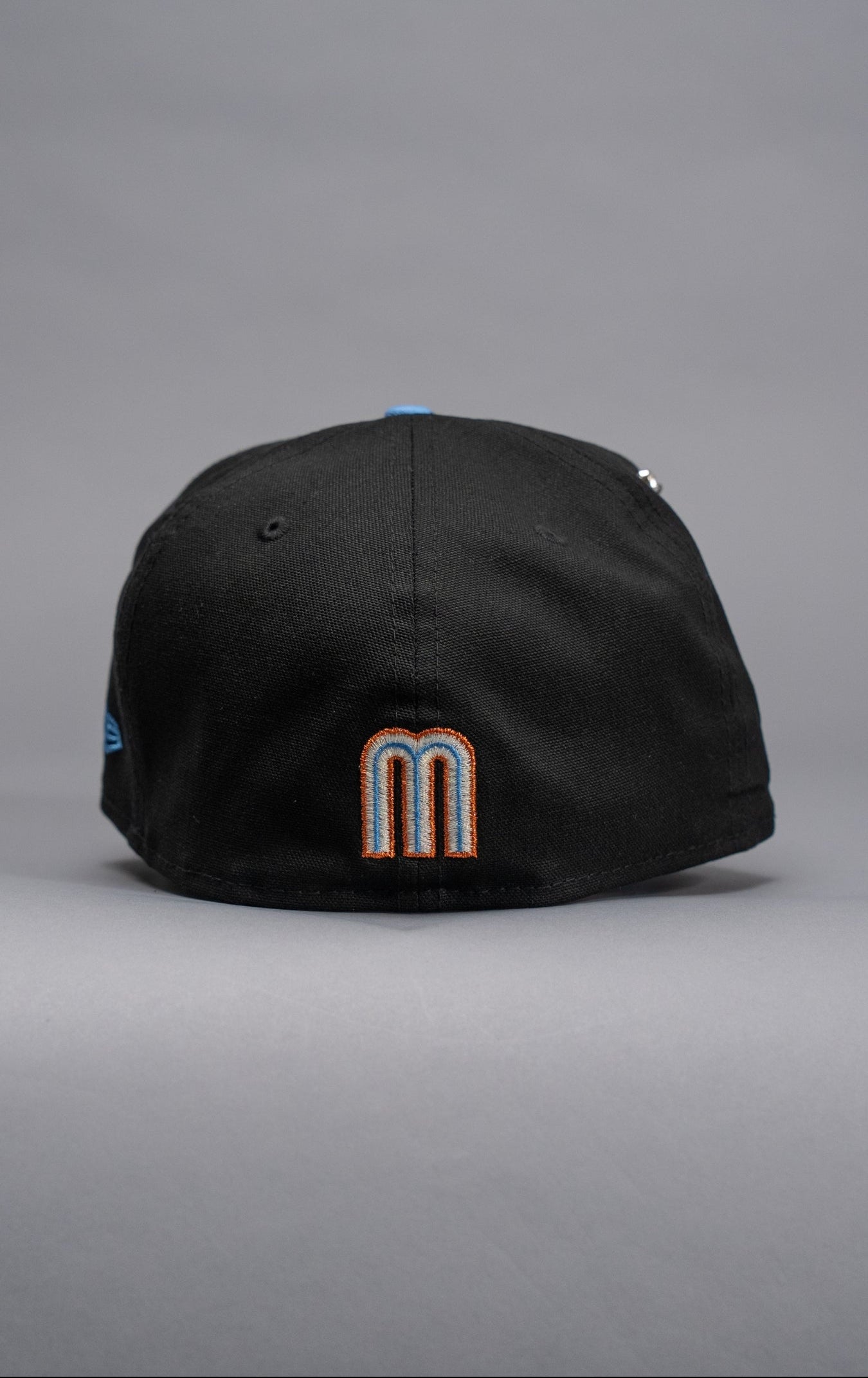 NEW ERA EXCLUSIVE 59FIFTY BLACK/GREY MEXICO 2025 WORLD BASEBALL CLASSIC W/ ROSES SIDE PATCH