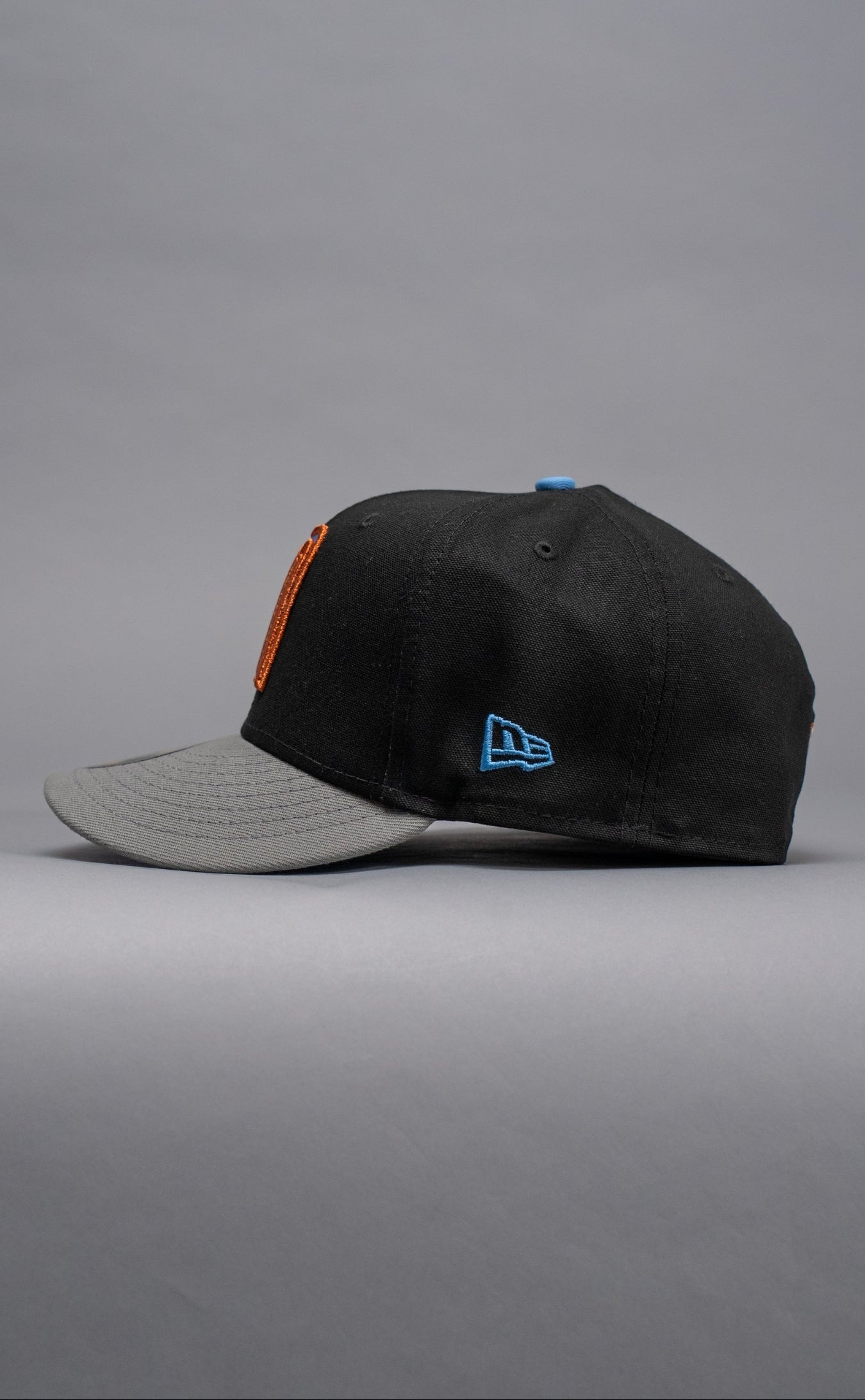 NEW ERA EXCLUSIVE 59FIFTY BLACK/GREY MEXICO 2025 WORLD BASEBALL CLASSIC W/ ROSES SIDE PATCH