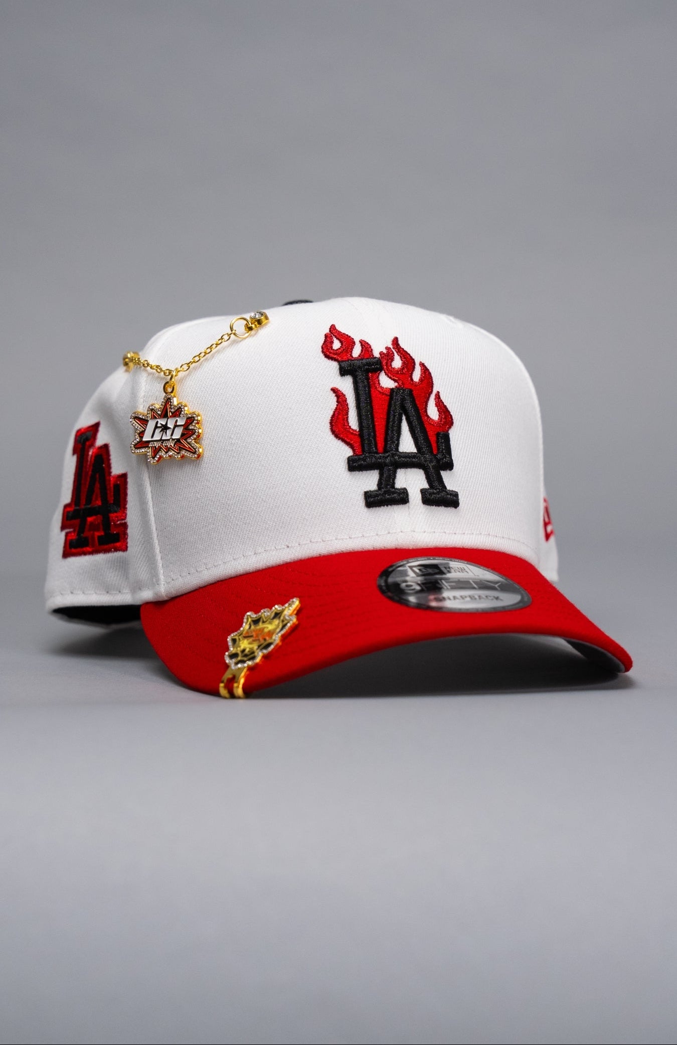 NEW ERA EXCLUSIVE 9FIFTY PEARL WHITE LOS ANGELES DODGERS SNAPBACK W/ LA LOGO SIDE PATCH