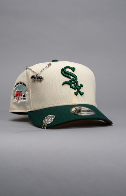 NEW ERA EXCLUSIVE 9FIFTY CHROME/FOREST GREEN CHICAGO WHITE SOX SNAPBACK W/ COMISKEY PARK SIDE PATCH