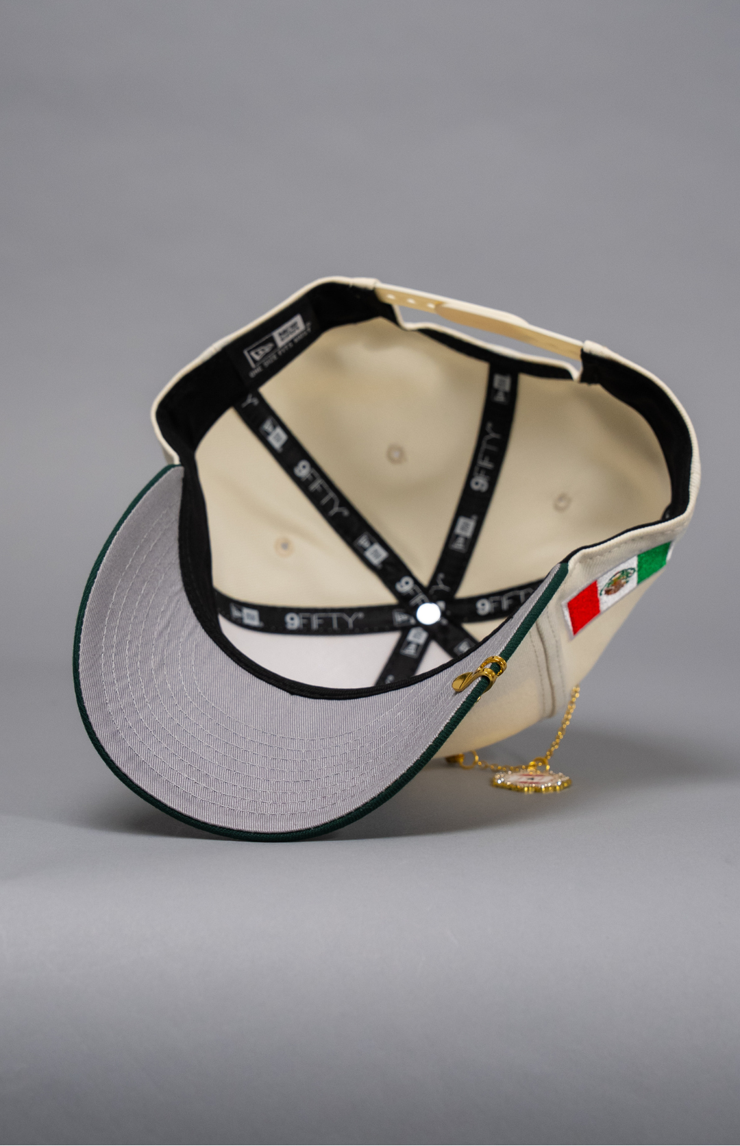 NEW ERA EXCLUSIVE 9FIFTY CHROME/FOREST GREEN MEXICO 2025 WORLD BASEBALL CLASSIC SNAPBACK W/ MEXICO FLAG SIDE PATCH