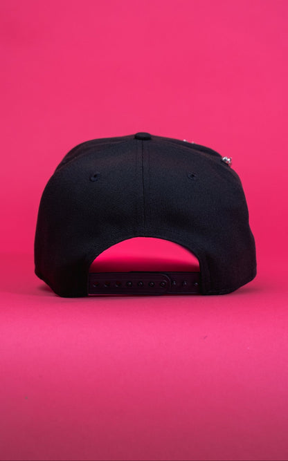 NEW ERA EXCLUSIVE 9FIFTY BLACK ATLANTA BRAVES SNAPBACK W/ 1995 WORLD SERIES SIDE PATCH