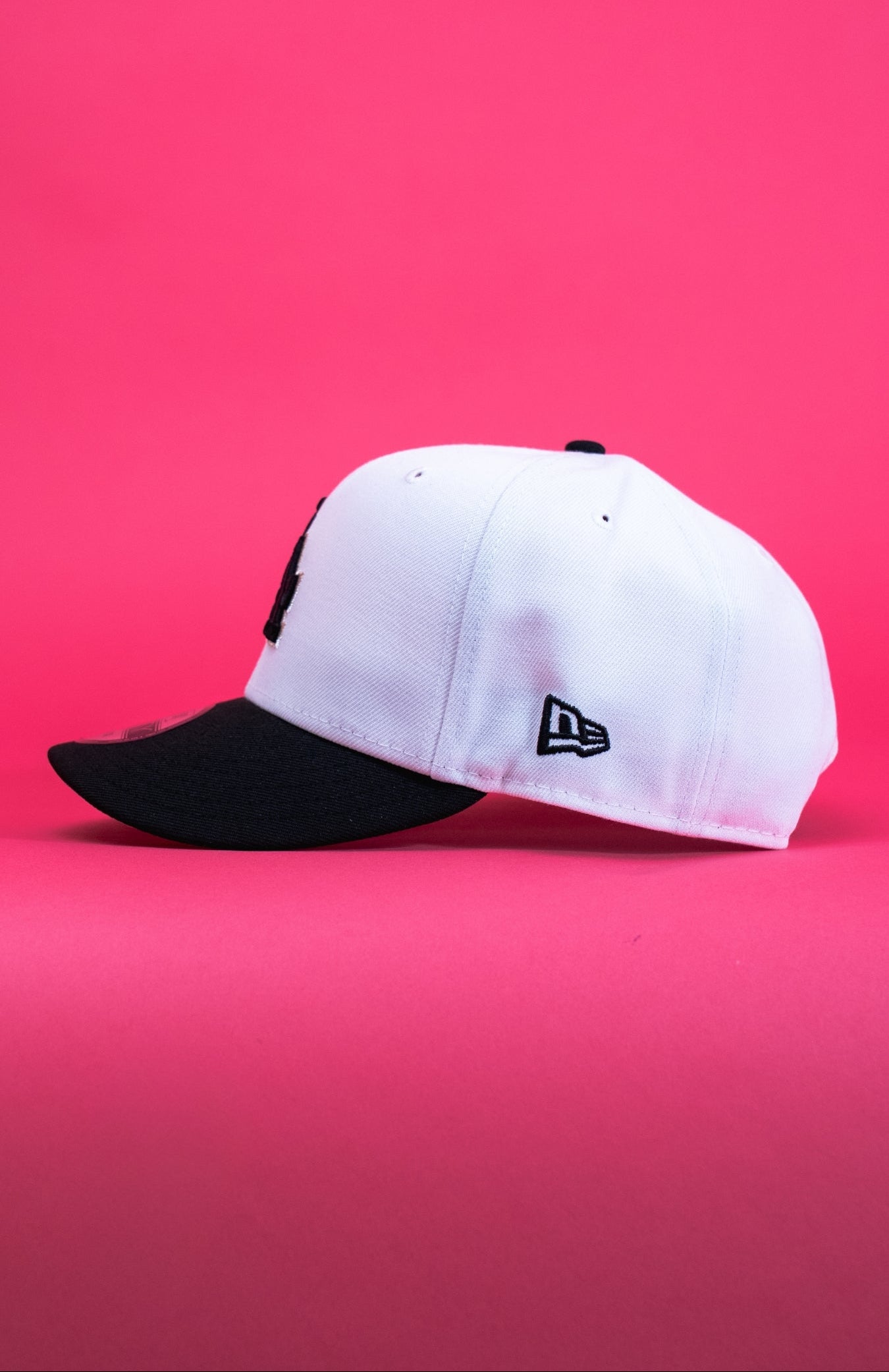 NEW ERA EXCLUSIVE 9FIFTY PEARL WHITE LOS ANGELES DODGERS SNAPBACK W/ 2024 WORLD SERIES SIDE PATCH
