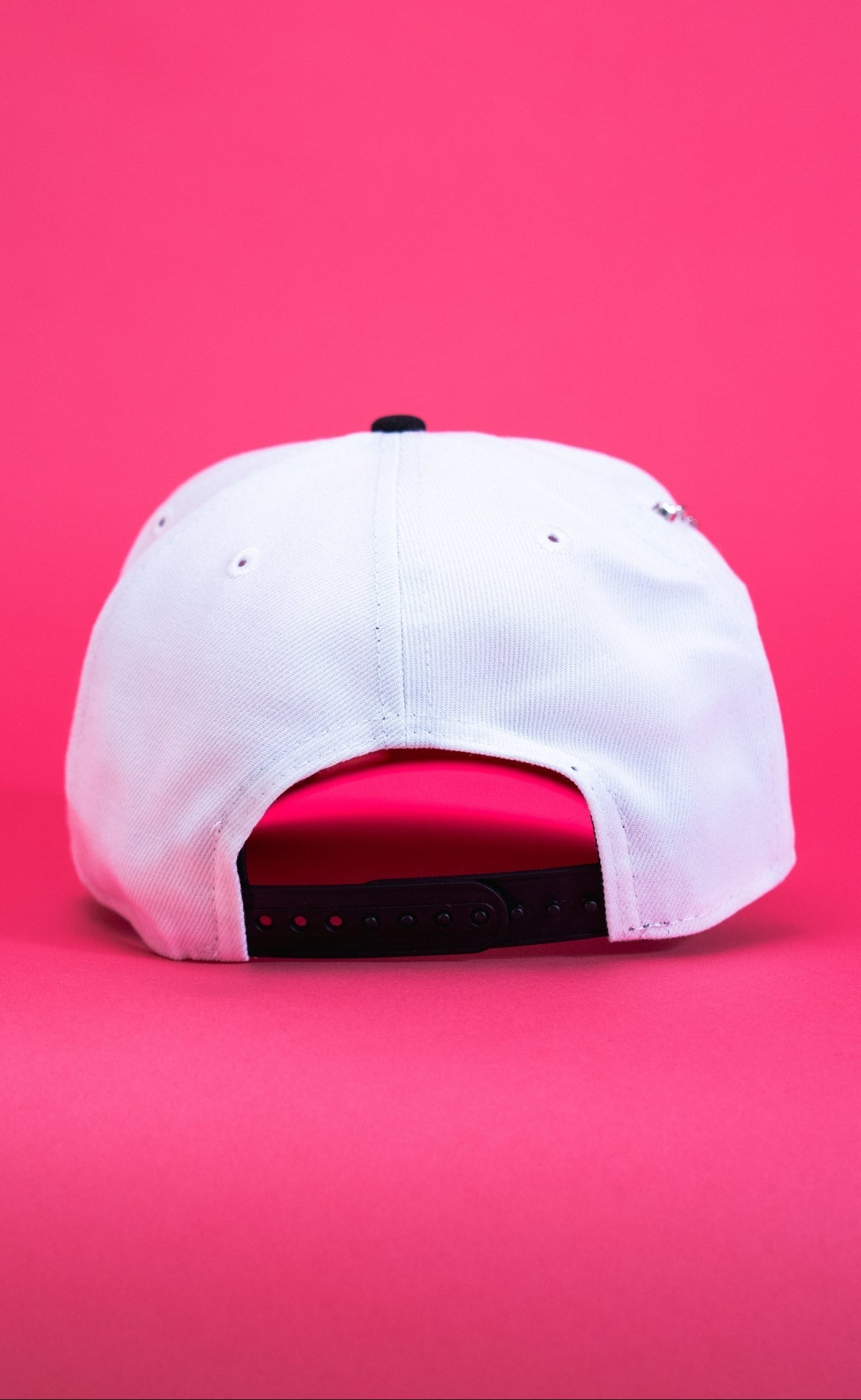 NEW ERA EXCLUSIVE 9FIFTY PEARL WHITE DETROIT TIGERS SNAPBACK W/ 2005 ALL STAR GAME SIDE PATCH