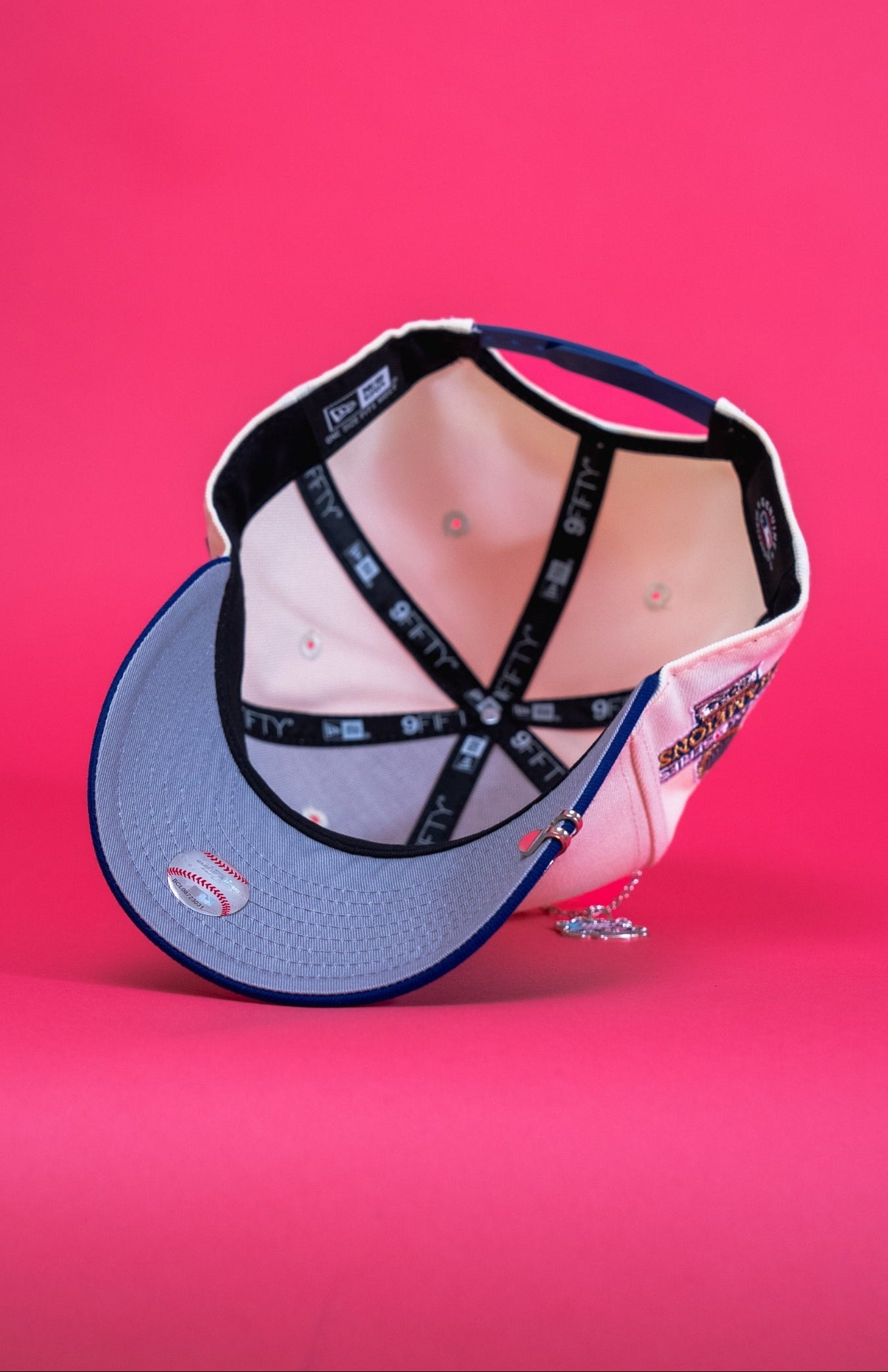 NEW ERA EXCLUSIVE 9FIFTY CHROME/BLUE LOS ANGELES DODGERS SNAPBACK W/ WORLD SERIES CHAMPIONS SIDE PATCH