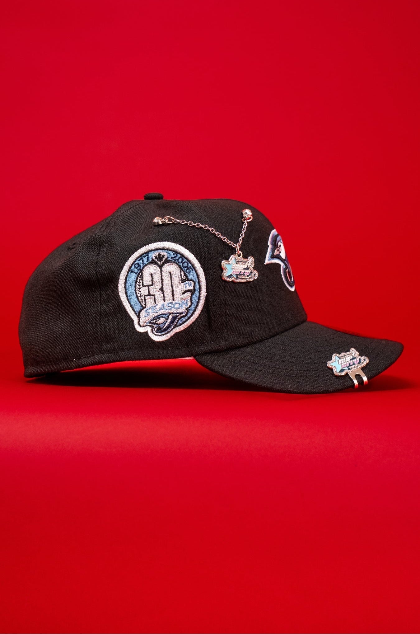 NEW ERA EXCLUSIVE 59FIFTY BLACK TORONTO BLUE JAYS W/ 30TH SEASON SIDE PATCH