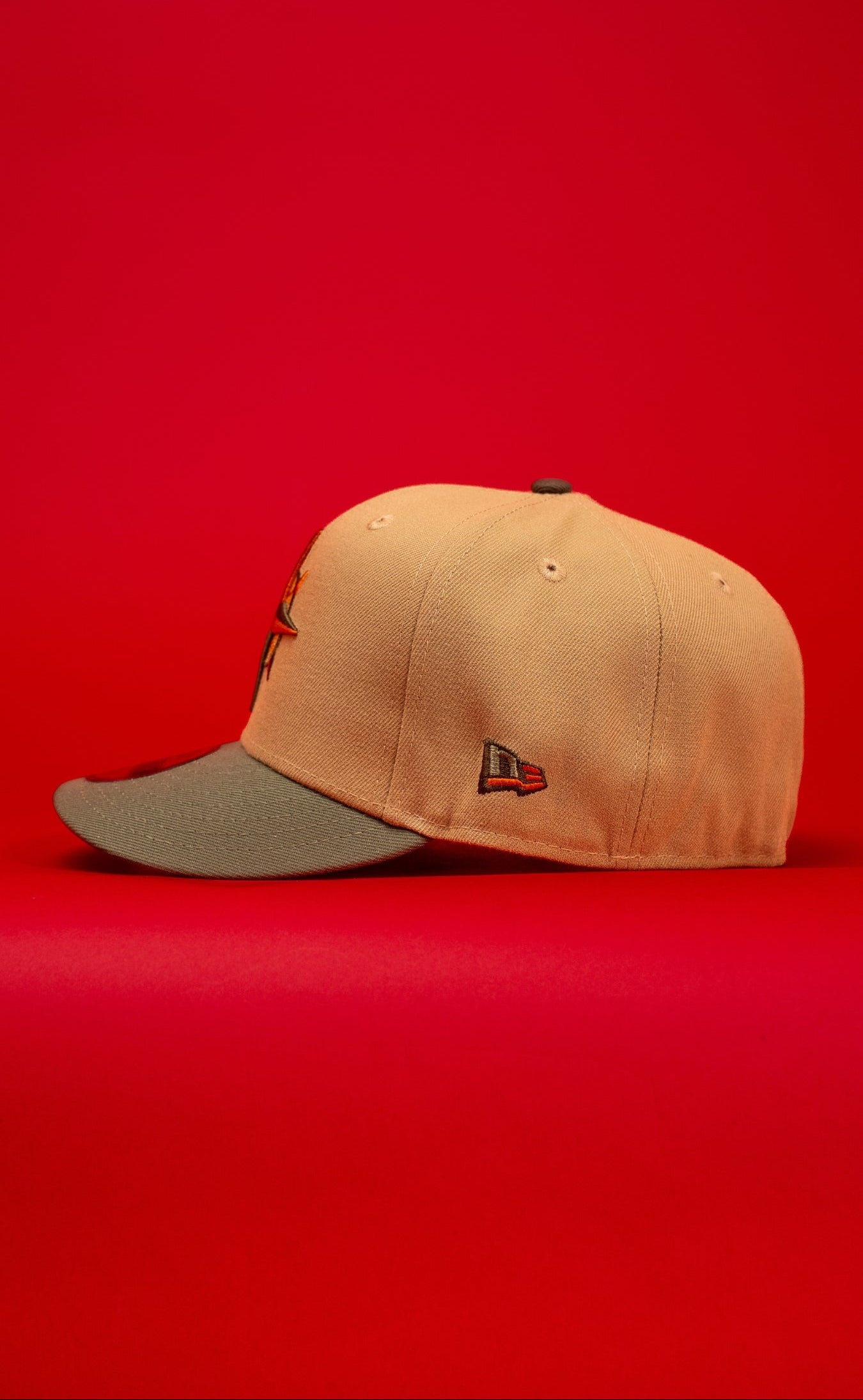 NEW ERA EXCLUSIVE 59FIFTY KHAKI/OLIVE SEATTLE MARINERS W/ 40TH ANNIVERSARY SIDE PATCH