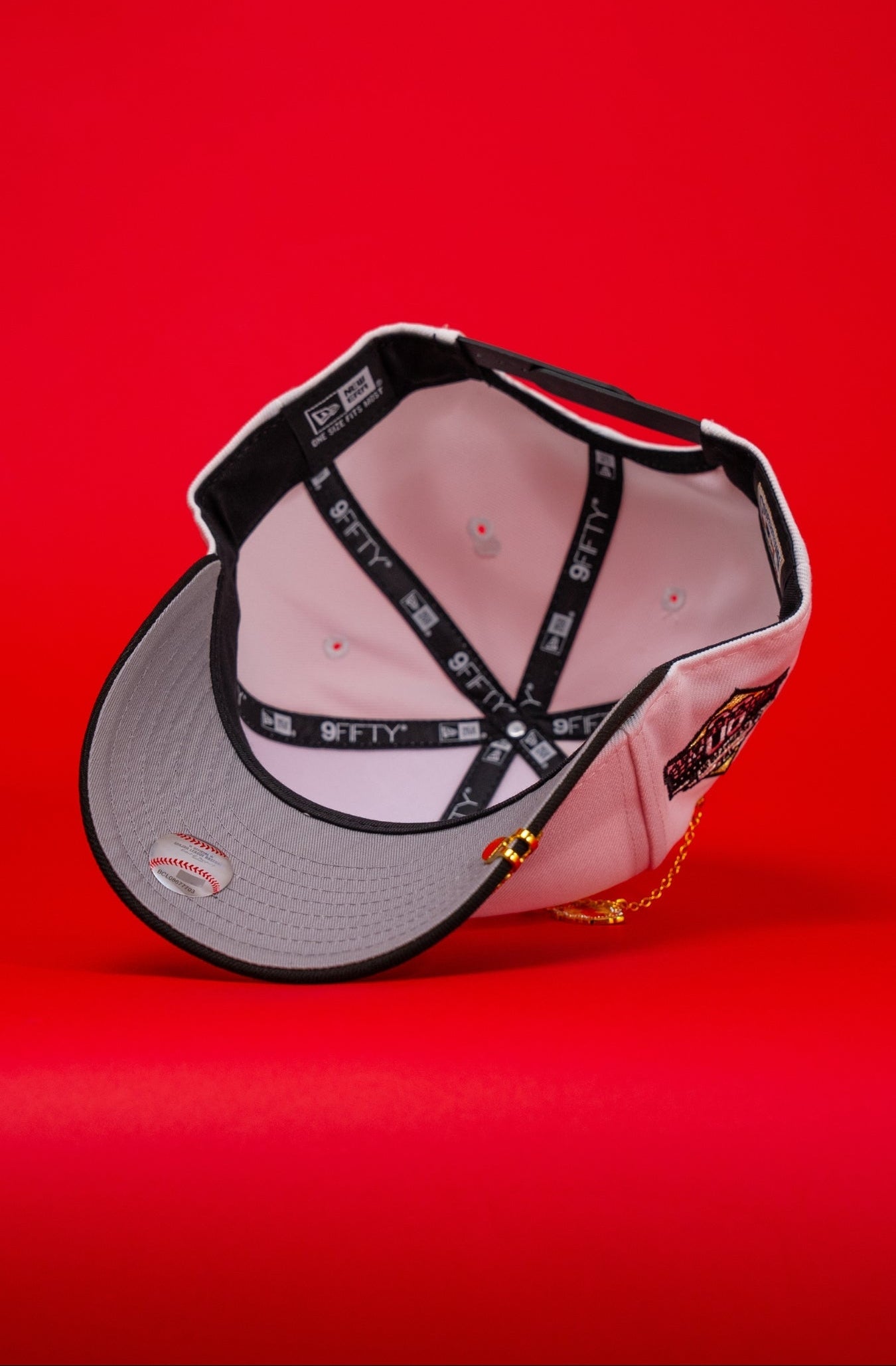 NEW ERA EXCLUSIVE 9FIFTY PEARL WHITE BOSTON RED SOX SNAPBACK W/ 90TH ANNIVERSARY SIDE PATCH
