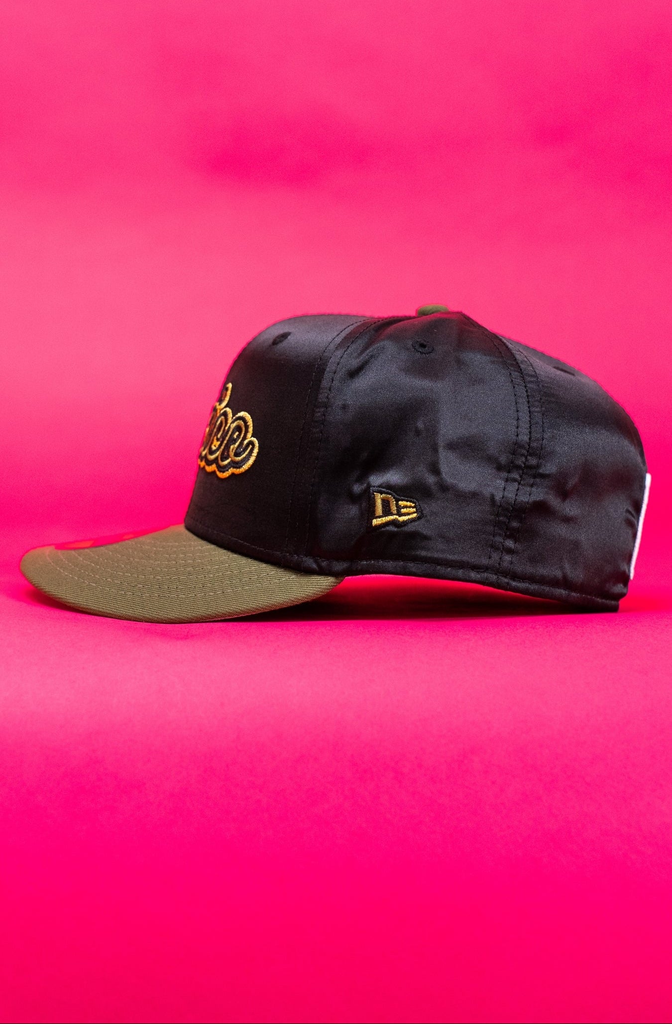 NEW ERA EXCLUSIVE 59FIFTY SATIN/GREEN 2025 WBC MEXICO SCRIPT W/ MEXICO TEAM LOGO SIDE PATCH