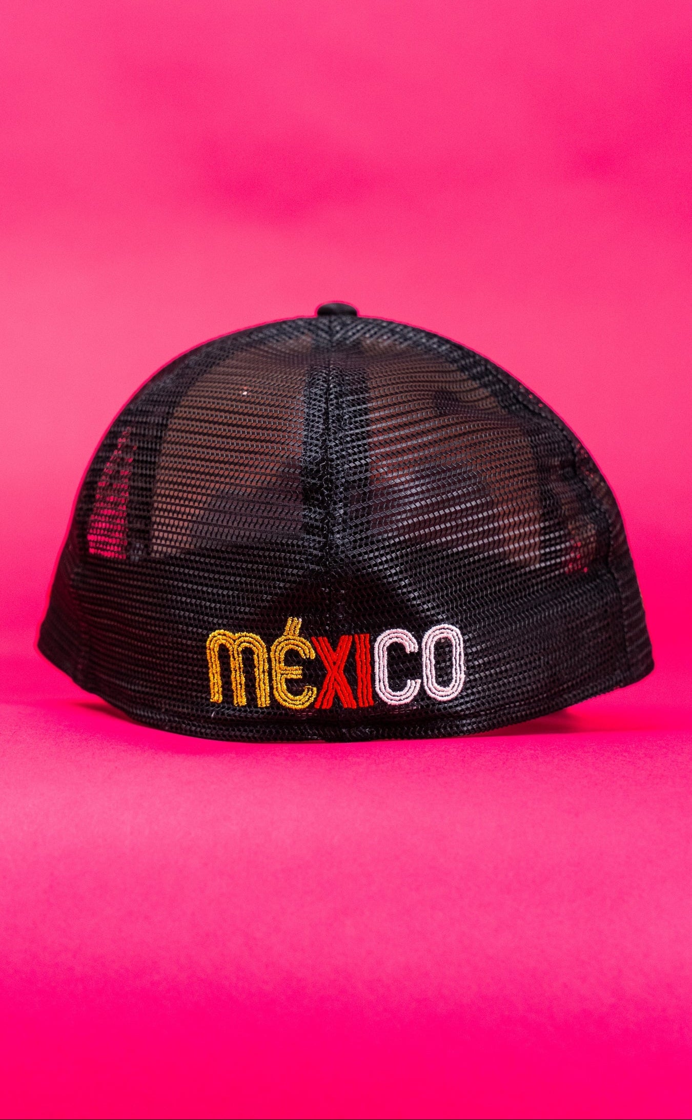 NEW ERA EXCLUSIVE 59FIFTY WHITE/BLACK 2025 WBC MEXICO SCRIPT MESHBACK W/ "EL CHIVO" SIDE PATCH