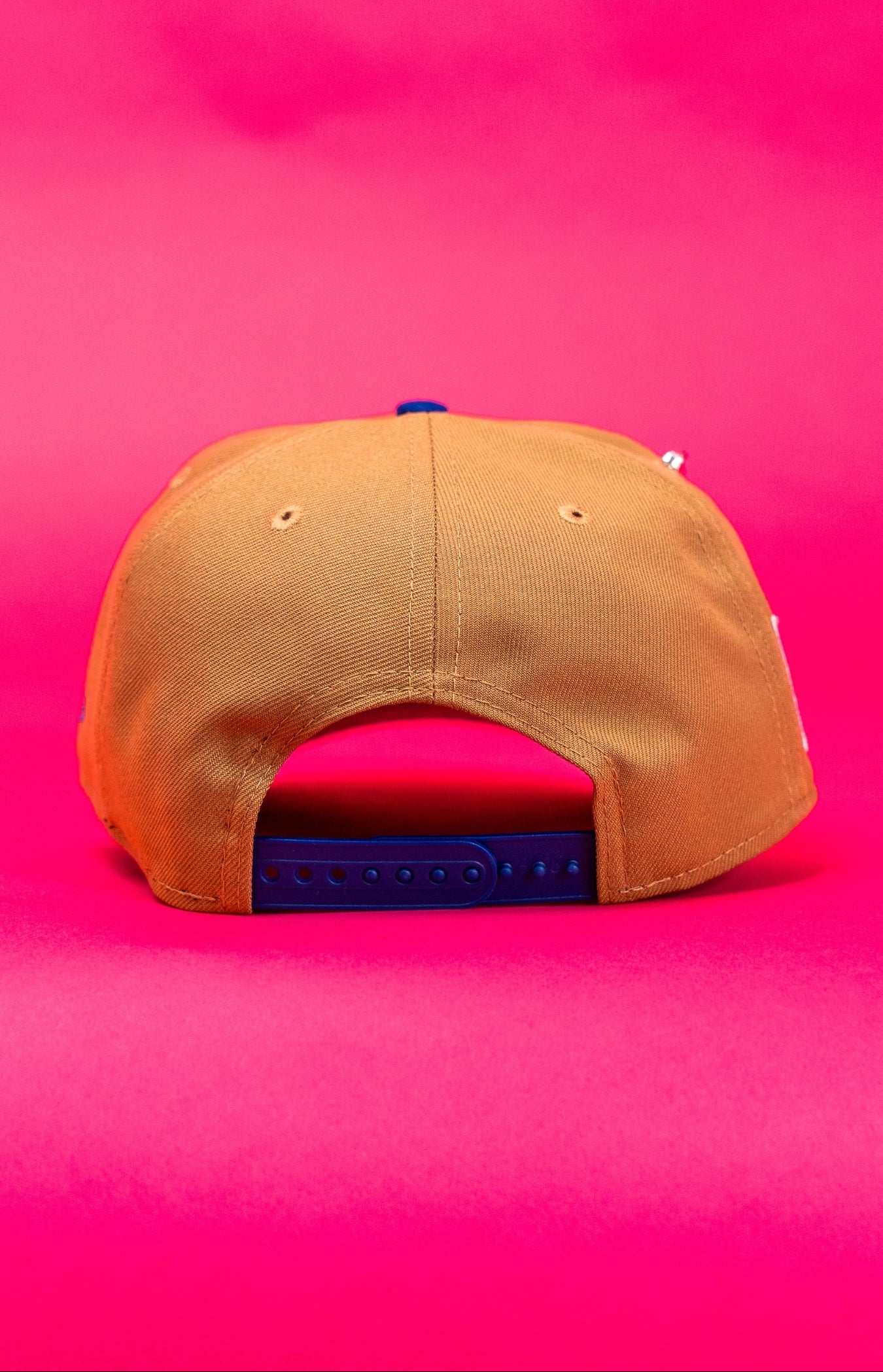 NEW ERA EXCLUSIVE 9FIFTY CAMEL/BLUE MEXICO 2025 WORLD BASEBALL CLASSIC SNAPBACK W/ MEXICO FLAG SIDE PATCH