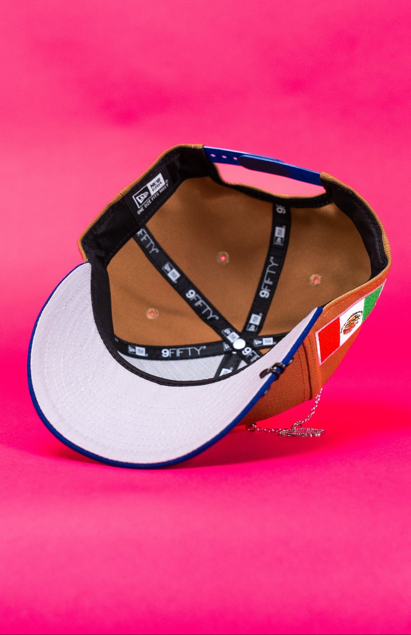 NEW ERA EXCLUSIVE 9FIFTY CAMEL/BLUE MEXICO 2025 WORLD BASEBALL CLASSIC SNAPBACK W/ MEXICO FLAG SIDE PATCH