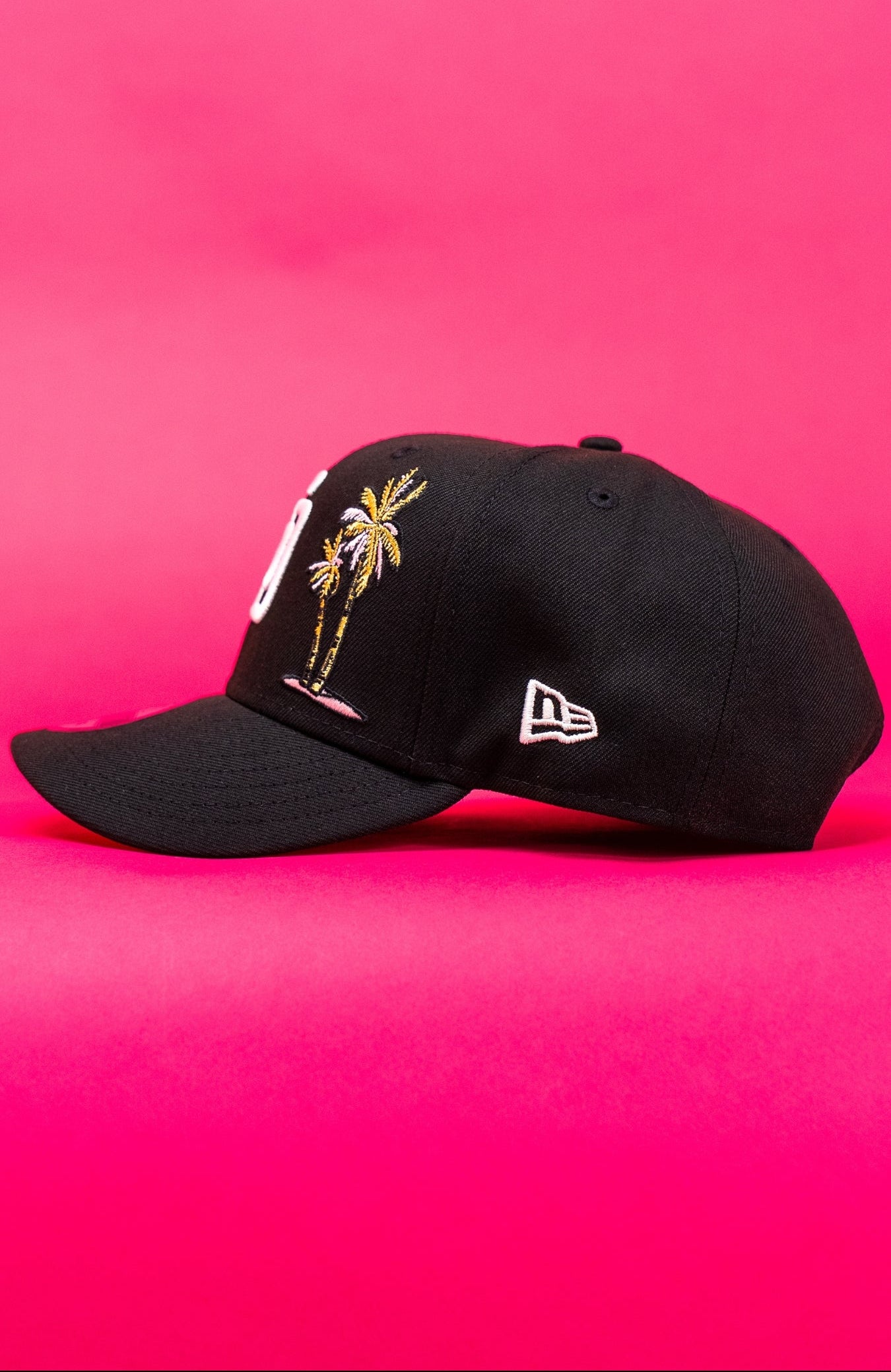 NEW ERA EXCLUSIVE 9FIFTY BLACK SAN DIEGO PADRES SNAPBACK W/ PALM TREES + 40TH ANNIVERSARY SIDE PATCH