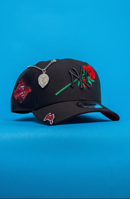 NEW ERA EXCLUSIVE 9FIFTY BLACKED OUT NEW YORK YANKEES SNAPBACK W/ ROSE + WORLD SERIES SIDE PATCH