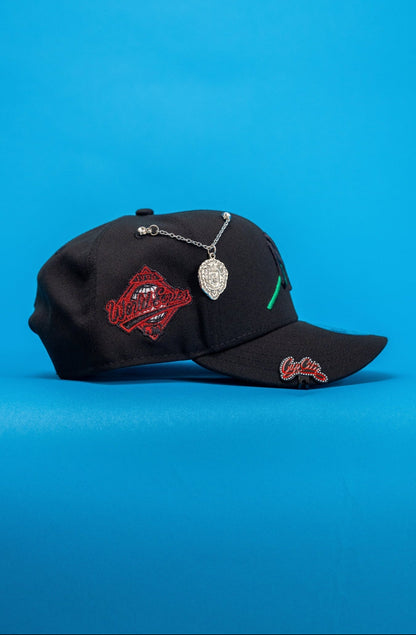 NEW ERA EXCLUSIVE 9FIFTY BLACKED OUT NEW YORK YANKEES SNAPBACK W/ ROSE + WORLD SERIES SIDE PATCH