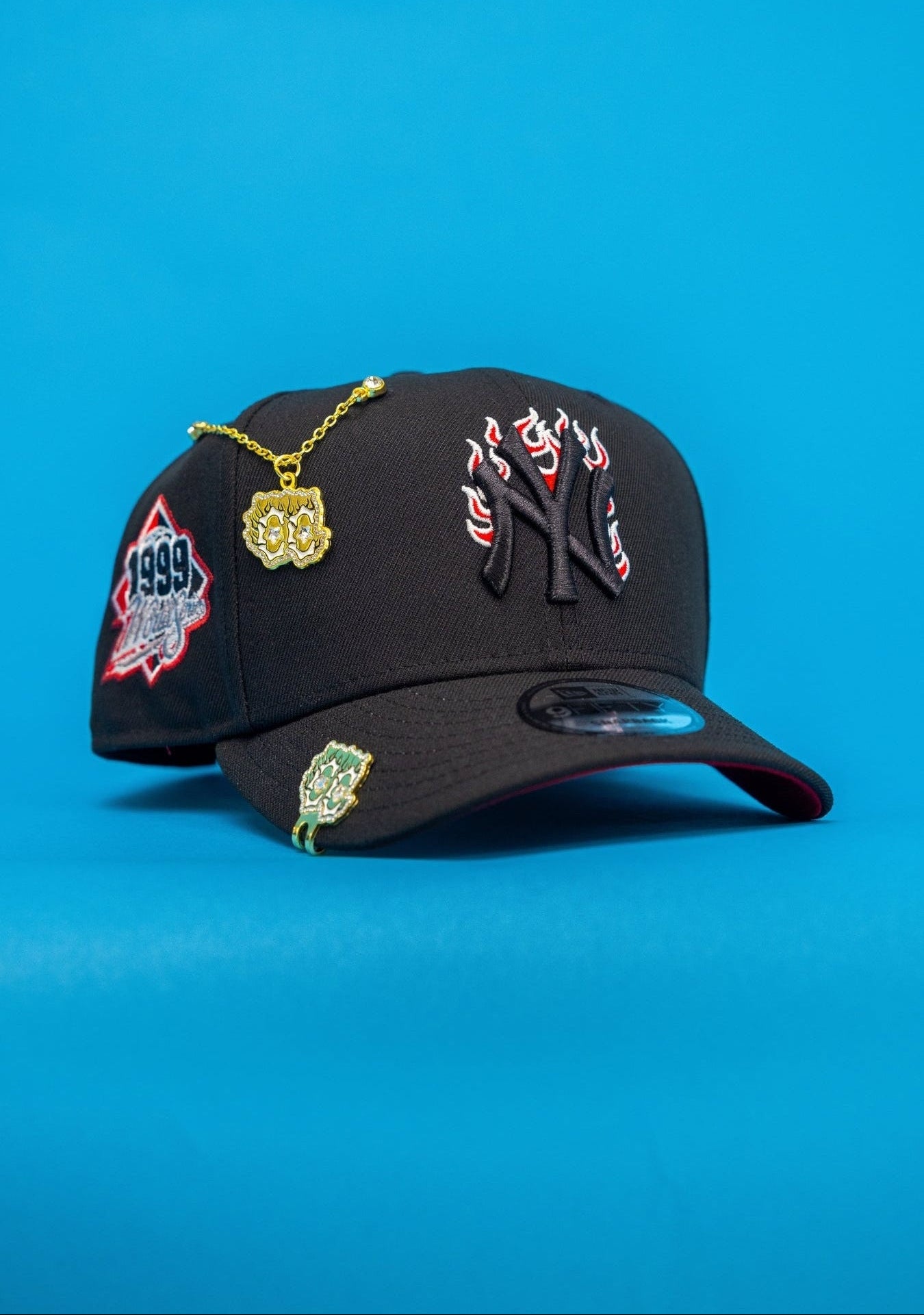 NEW ERA EXCLUSIVE 9FIFTY BLACKED OUT NEW YORK YANKEES SNAPBACK W/ FLAME LOGO +1999 WORLD SERIES SIDE PATCH