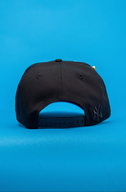 NEW ERA EXCLUSIVE 9FIFTY BLACKED OUT NEW YORK YANKEES SNAPBACK W/ FLAME LOGO +1999 WORLD SERIES SIDE PATCH