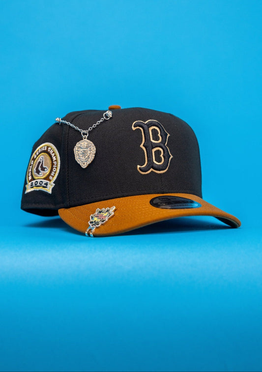 NEW ERA EXCLUSIVE 9FIFTY BLACK/KHAKI BOSTON RED SOX SNAPBACK W/ OUTLINE + WORLD SERIES CHAMPIONS SIDE PATCH