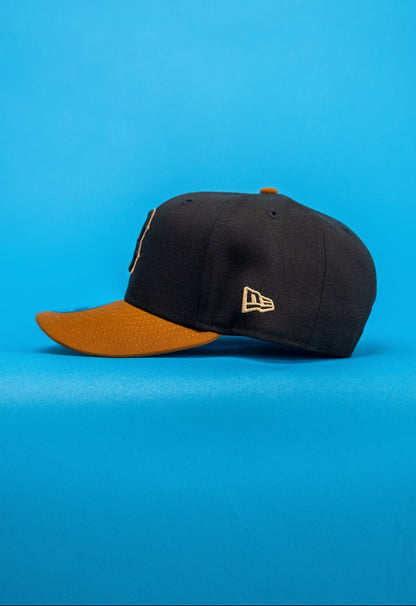 NEW ERA EXCLUSIVE 9FIFTY BLACK/KHAKI BOSTON RED SOX SNAPBACK W/ OUTLINE + WORLD SERIES CHAMPIONS SIDE PATCH