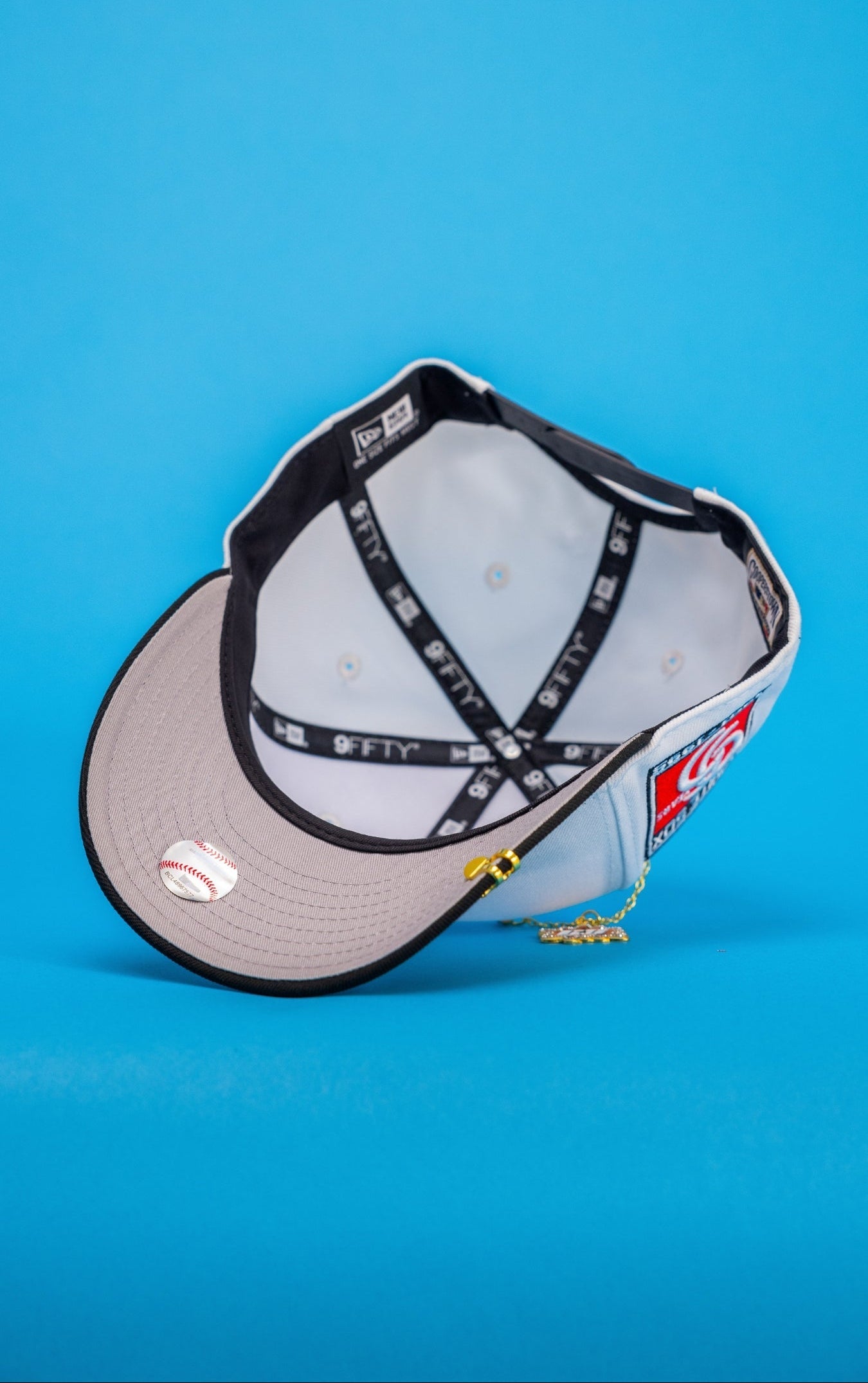 NEW ERA EXCLUSIVE 9FIFTY PEARL WHITE CHICAGO WHITE SOX SNAPBACK W/ 95TH ANNIVERSARY SIDE PATCH