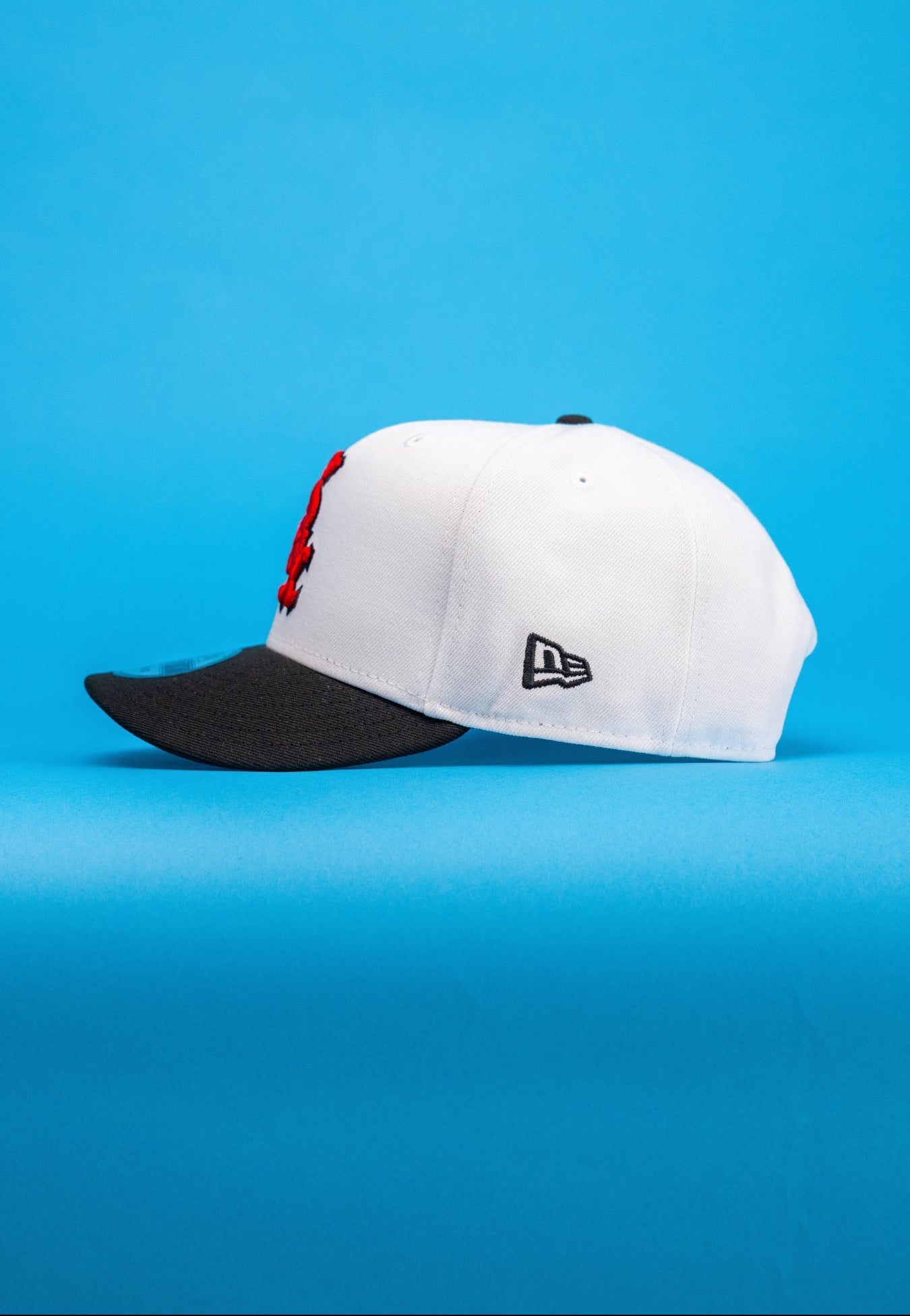 NEW ERA EXCLUSIVE 9FIFTY PEARL WHITE CHICAGO WHITE SOX SNAPBACK W/ 95TH ANNIVERSARY SIDE PATCH